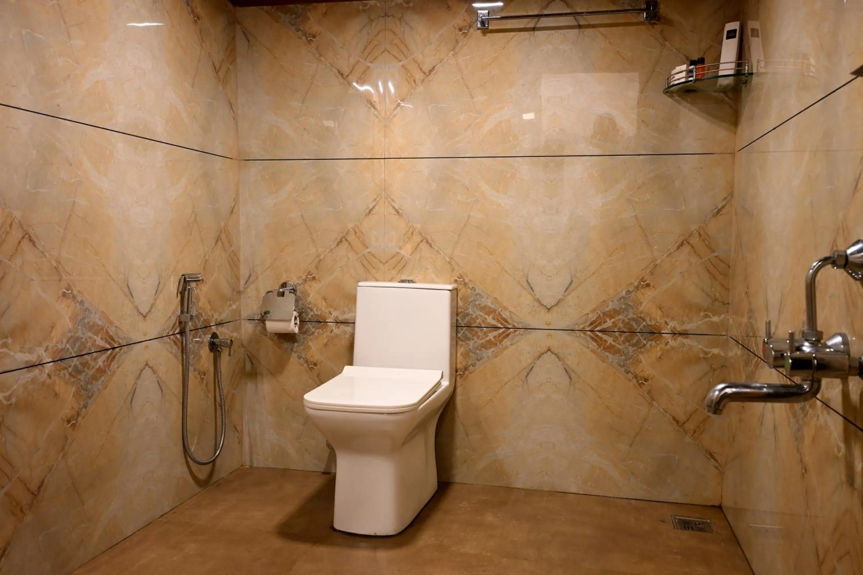 Bathroom in Spring Muunnar, Munnar