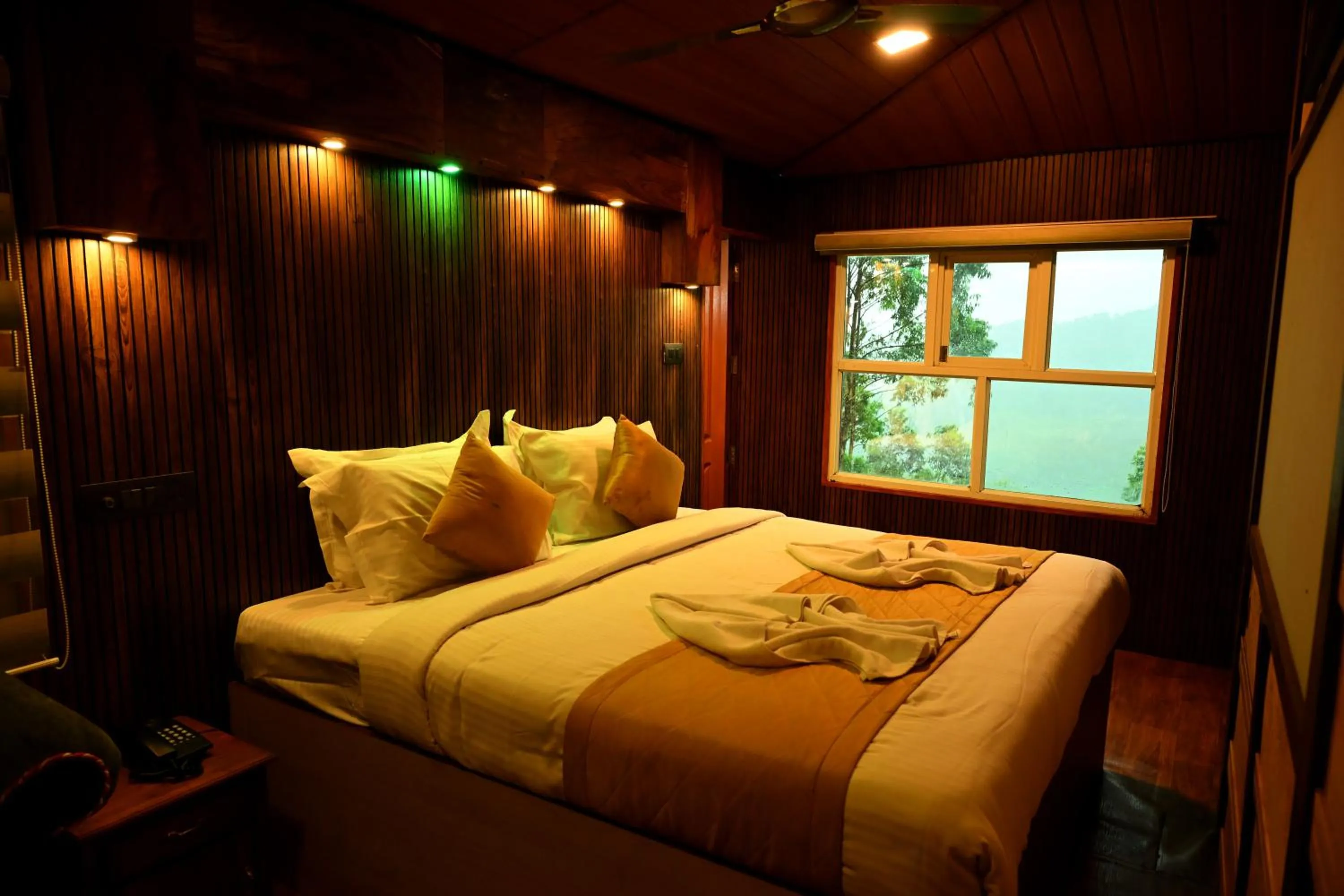 Bedroom in Spring Muunnar, Munnar