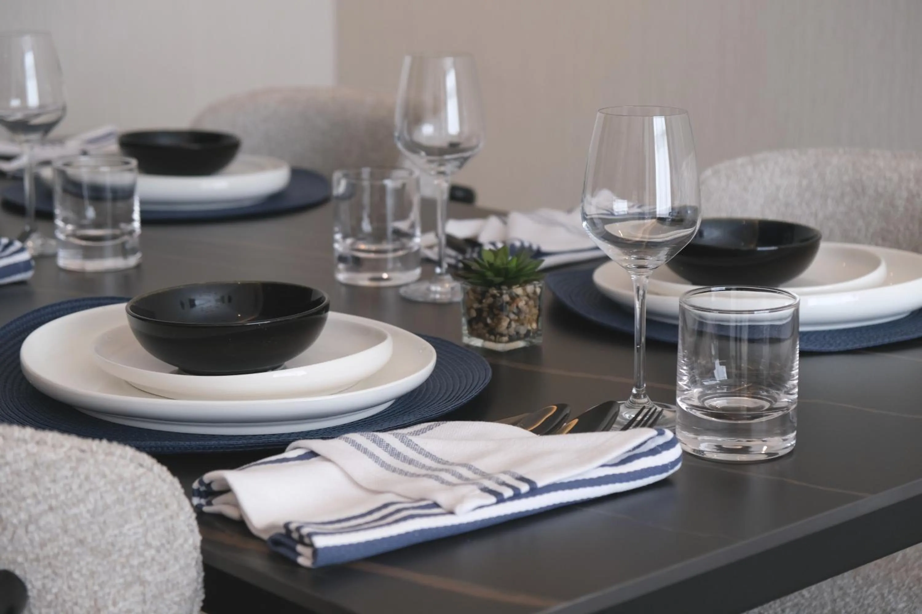 Dining area in Charthouse Bahrain