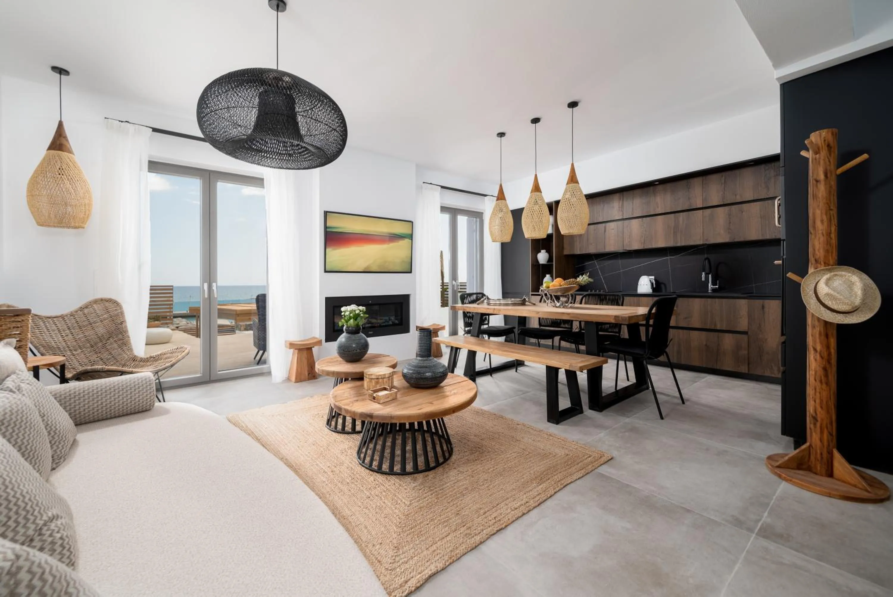 Mnḗmē Suites & Villas