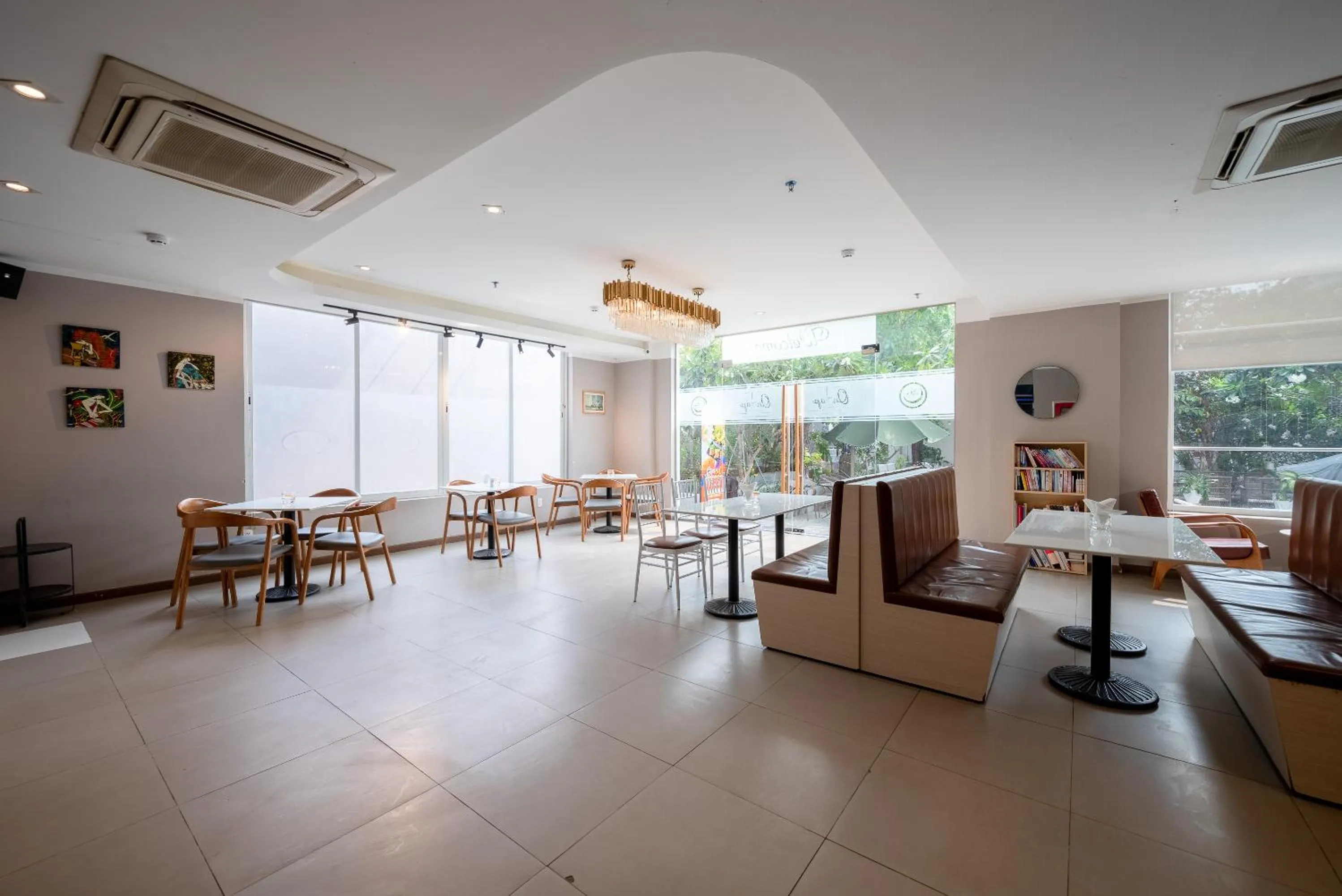 Restaurant/places to eat in Cozrum Homes - Sonata Residence