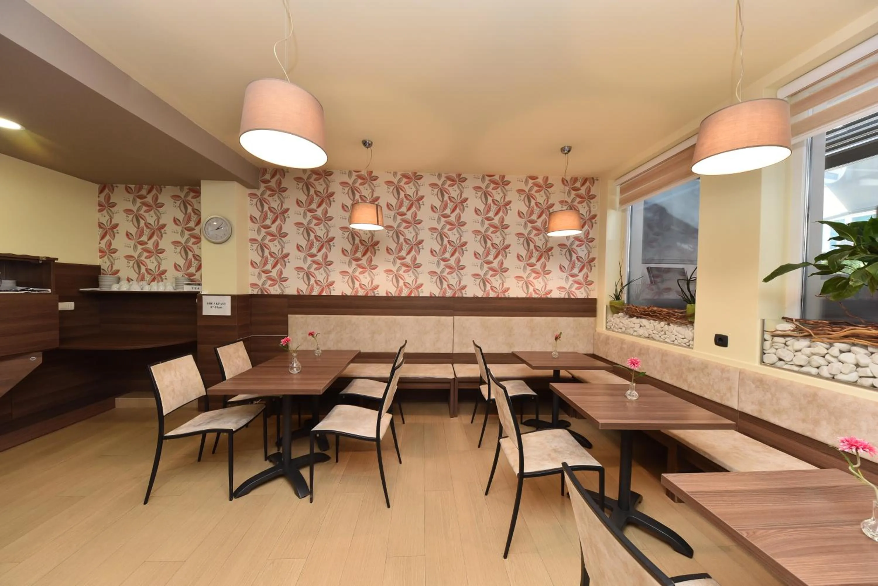 Restaurant/places to eat in Garni Hotel Zenit