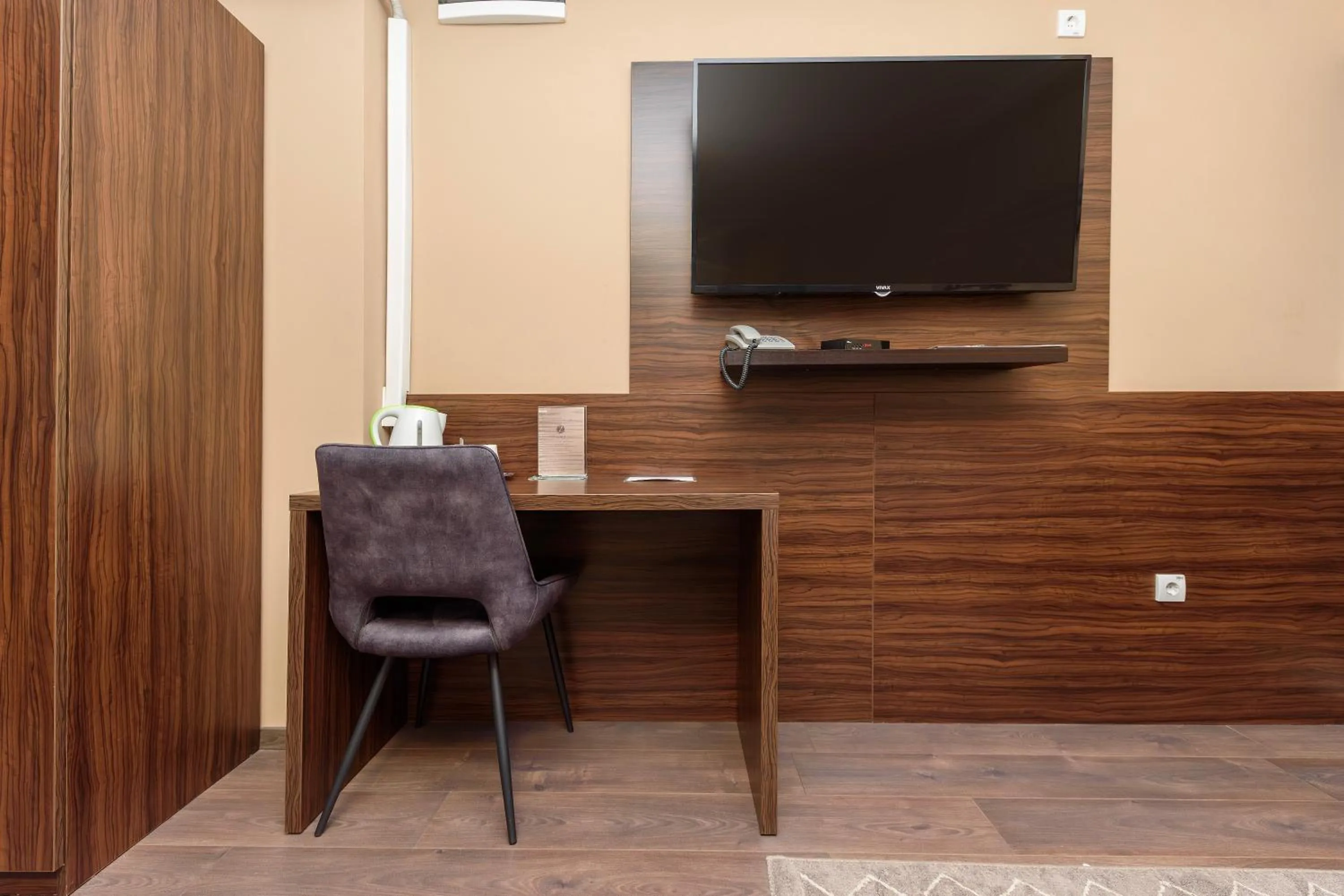 TV and multimedia in Garni Hotel Zenit