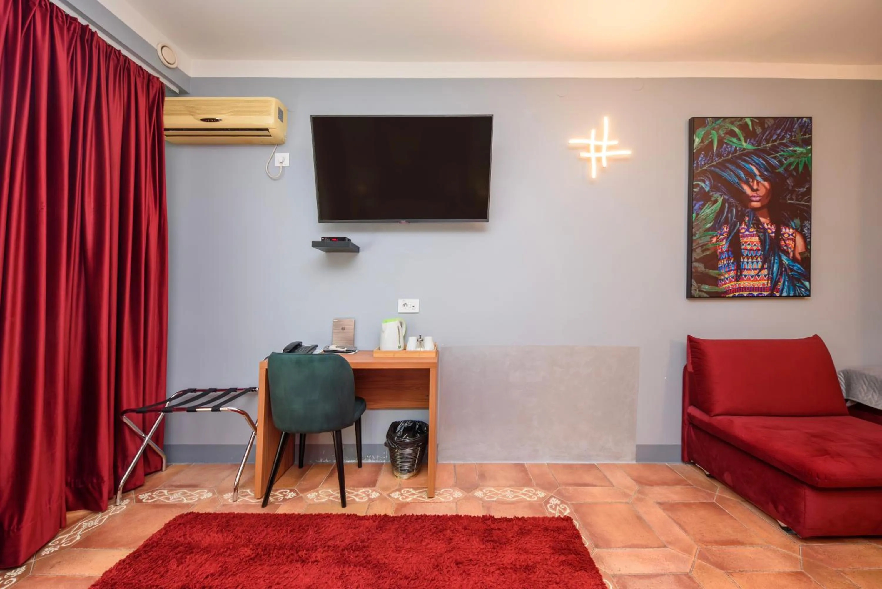 TV and multimedia in Garni Hotel Zenit