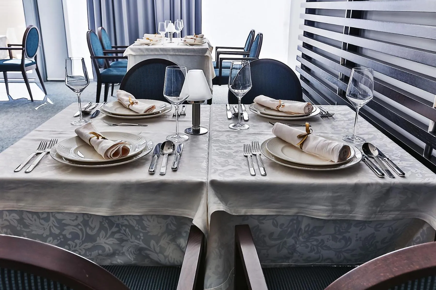 Restaurant/places to eat in Hotel Princess