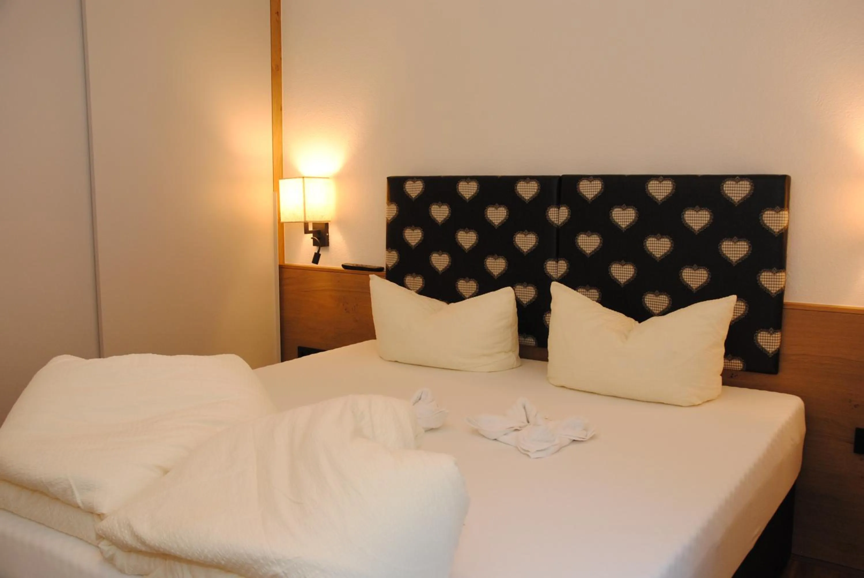 Bedroom, Bed in Resort Schrofenblick