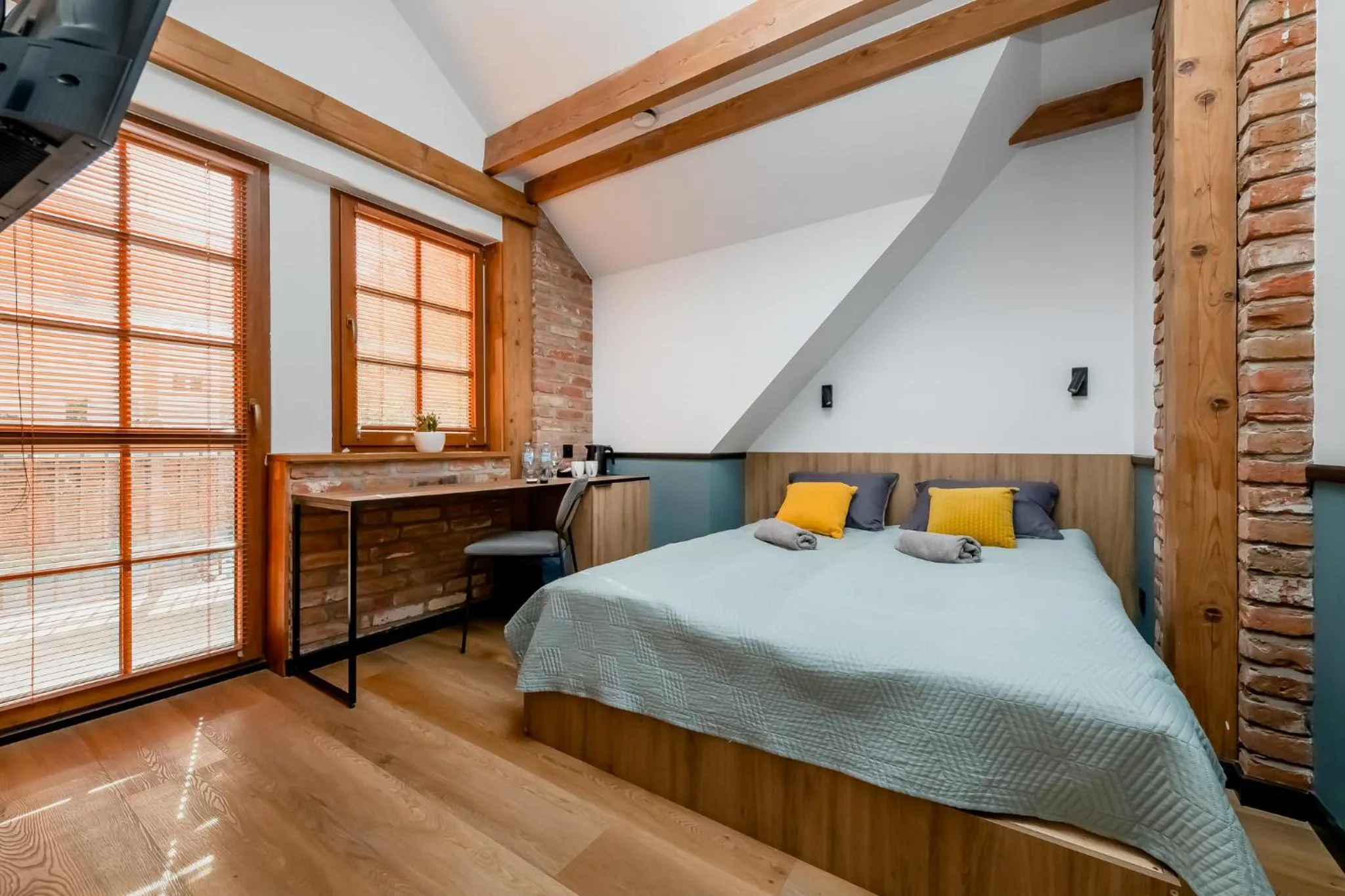 Bed in Noclegi Żelazna 51