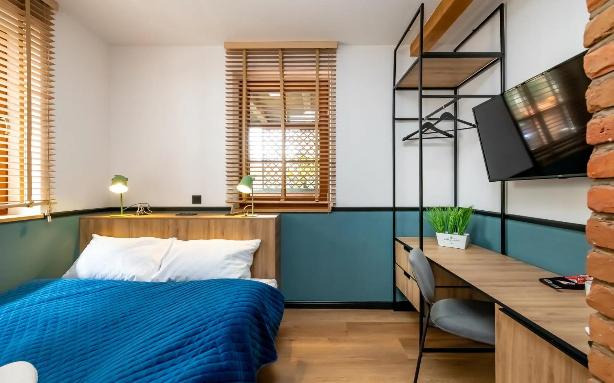 Bed in Noclegi Żelazna 51