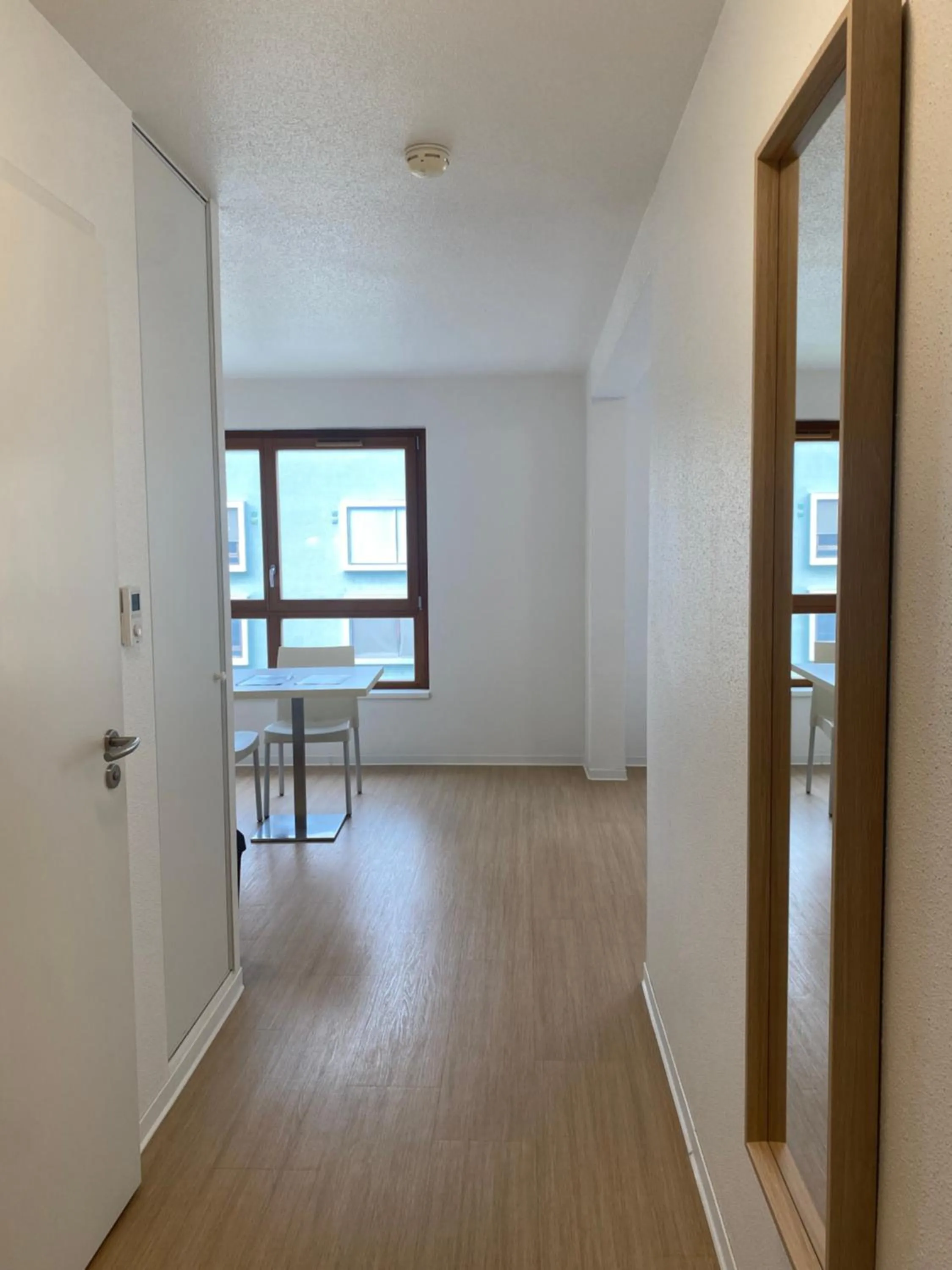 Photo of the whole room in Apparteo Strasbourg