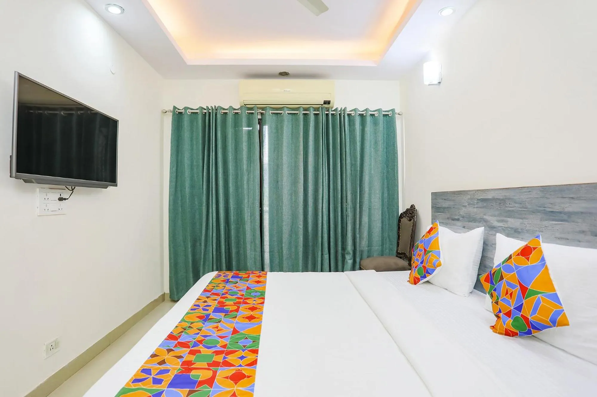 TV and multimedia, Bed in Via JPM Harshdeep