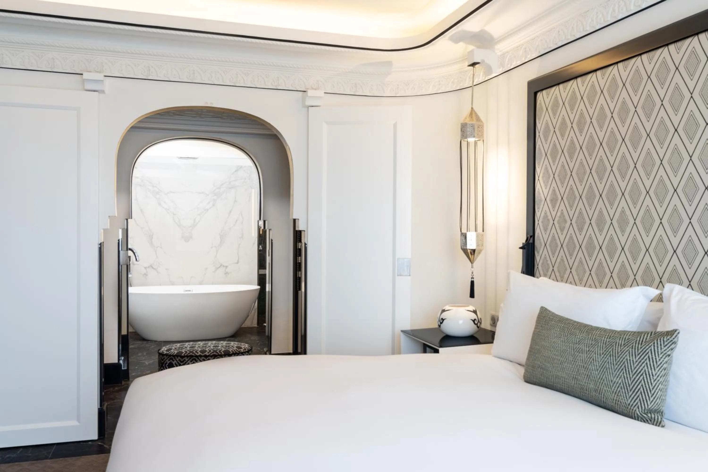 Bed in Sofitel Marrakech Lounge and Spa