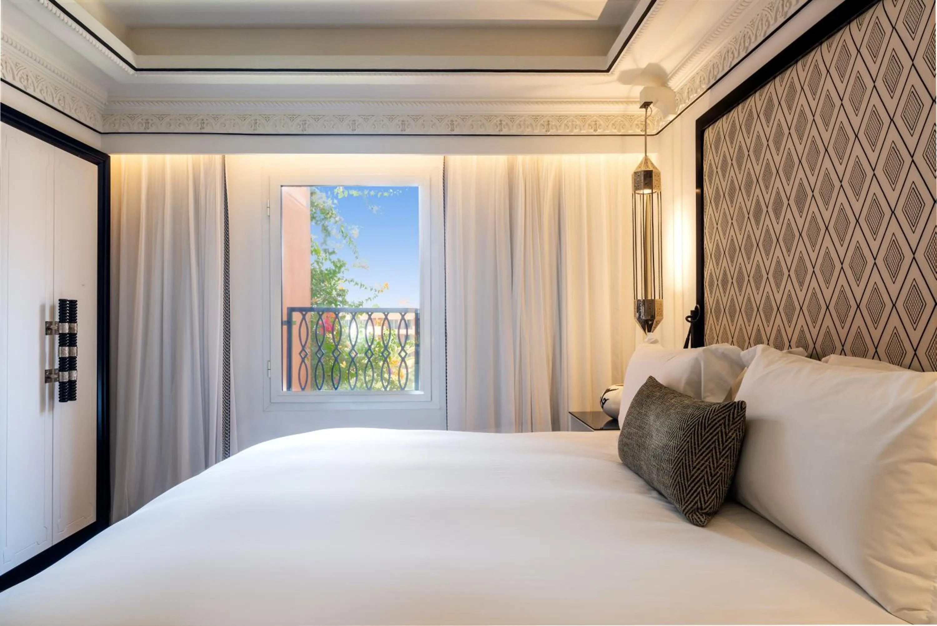 Bedroom, Bed in Sofitel Marrakech Palais Impérial & Spa