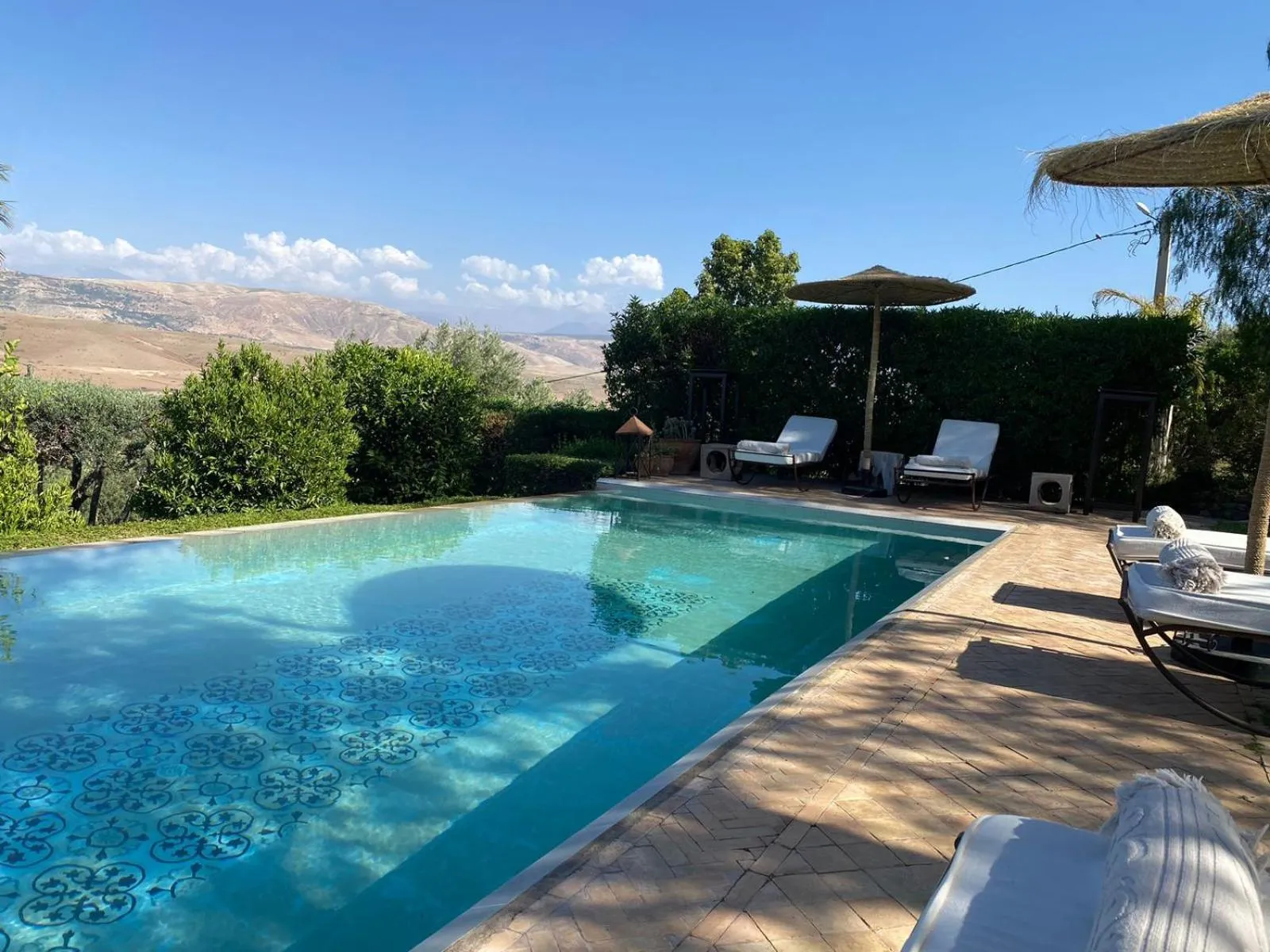 Swimming pool in Quelque part au barrage