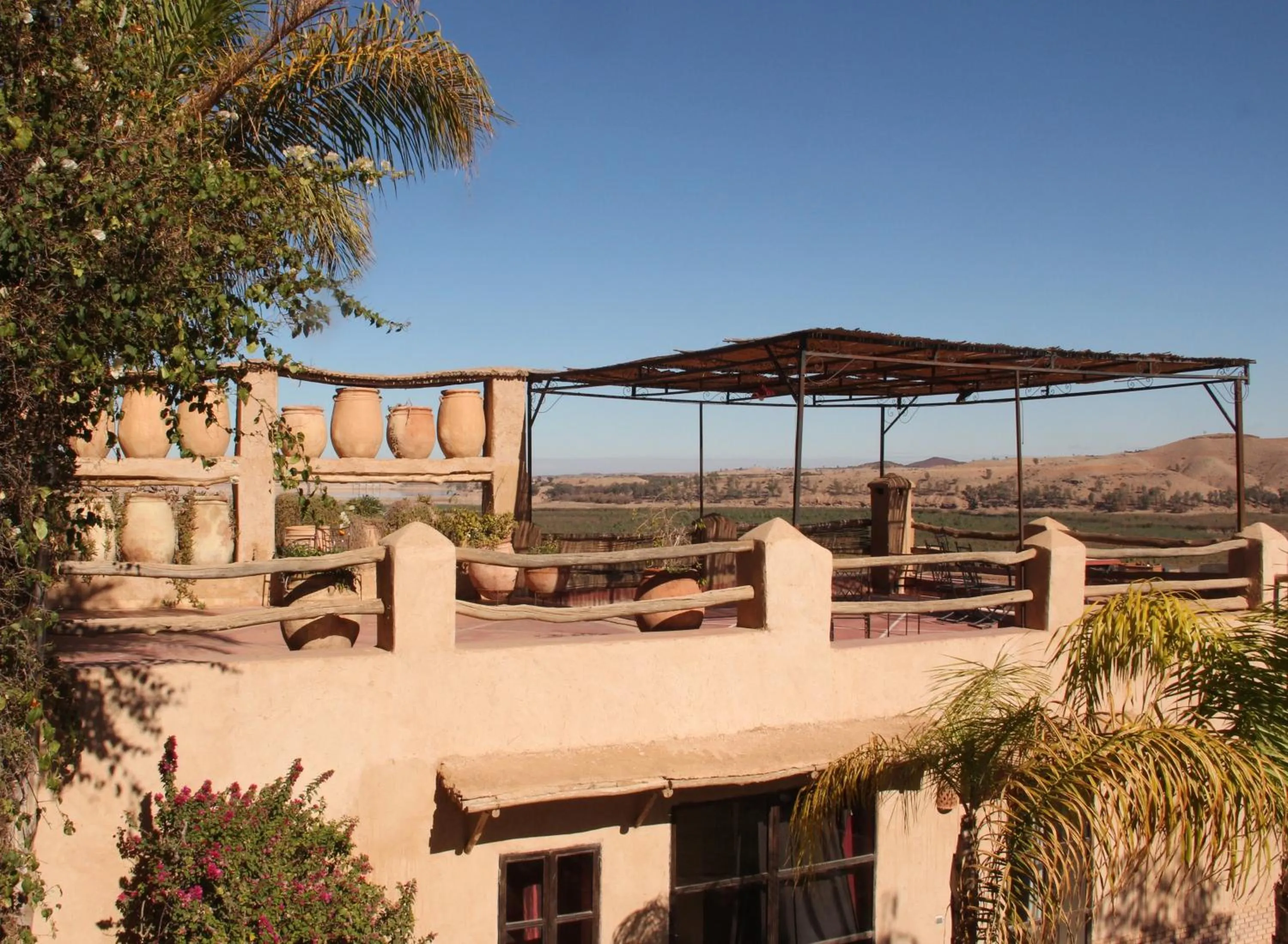 Property building in Quelque part au barrage