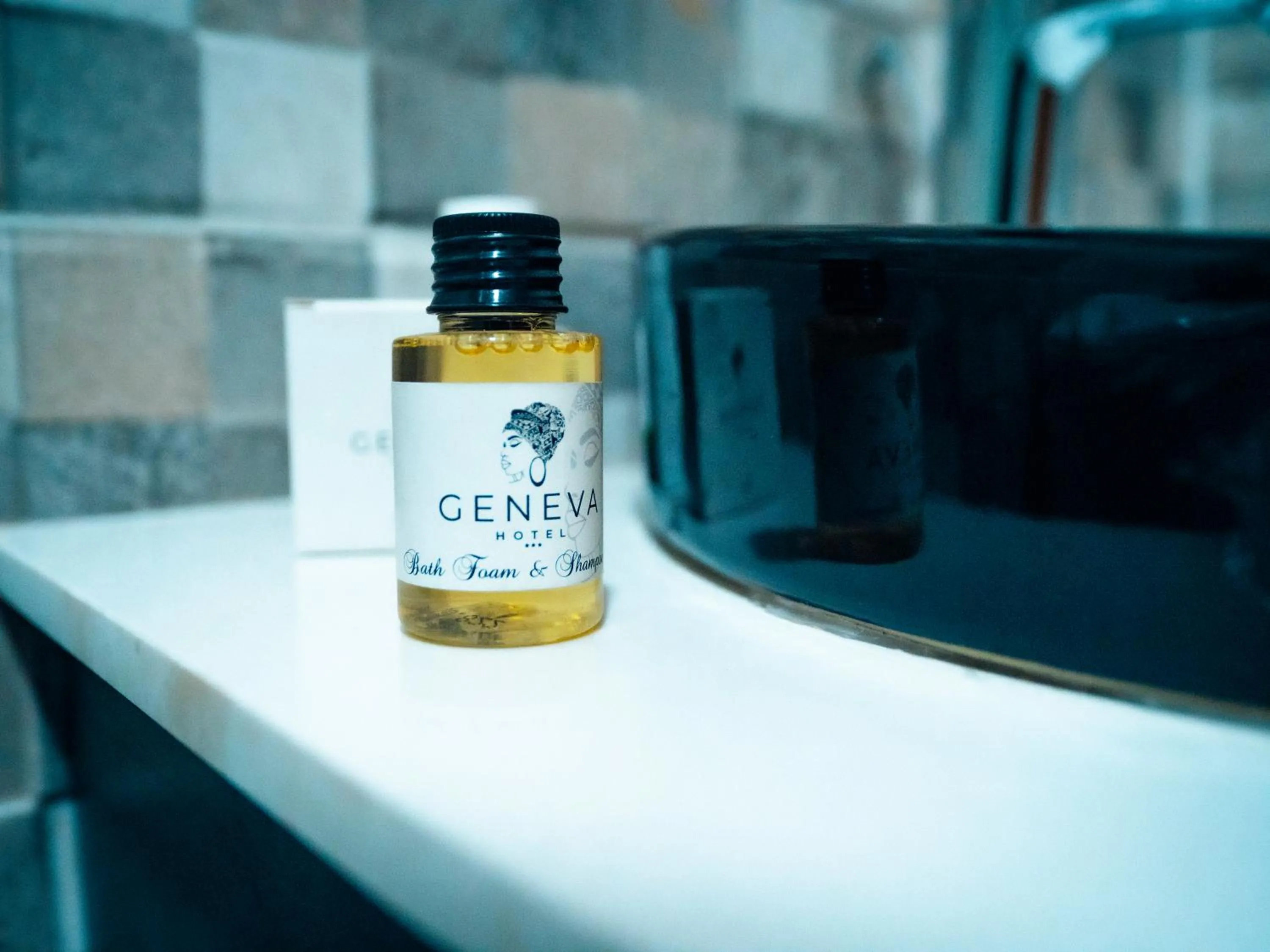 Bathroom in Geneva Hotel