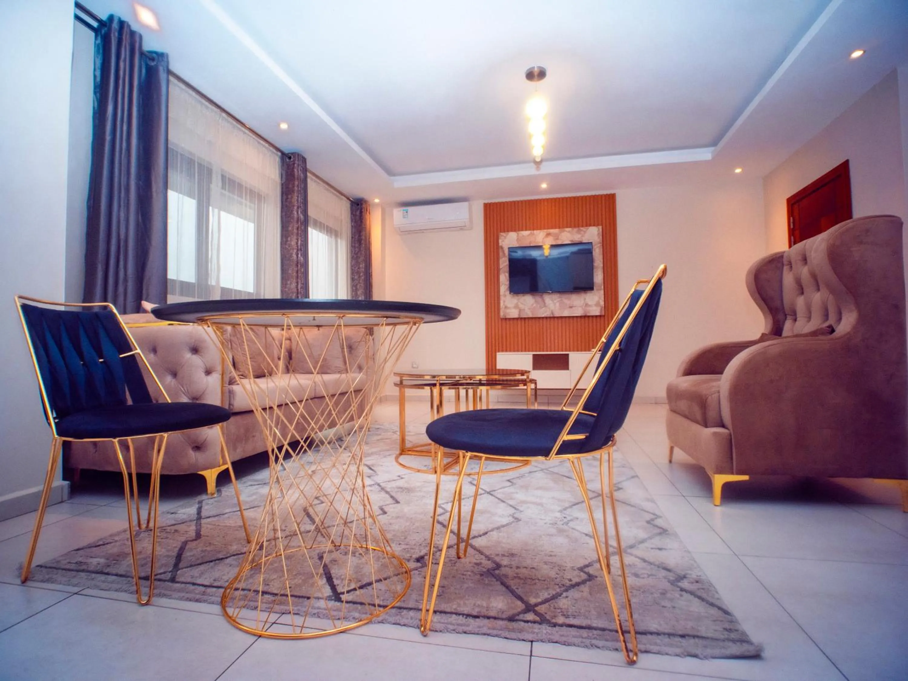 Living room in Geneva Hotel