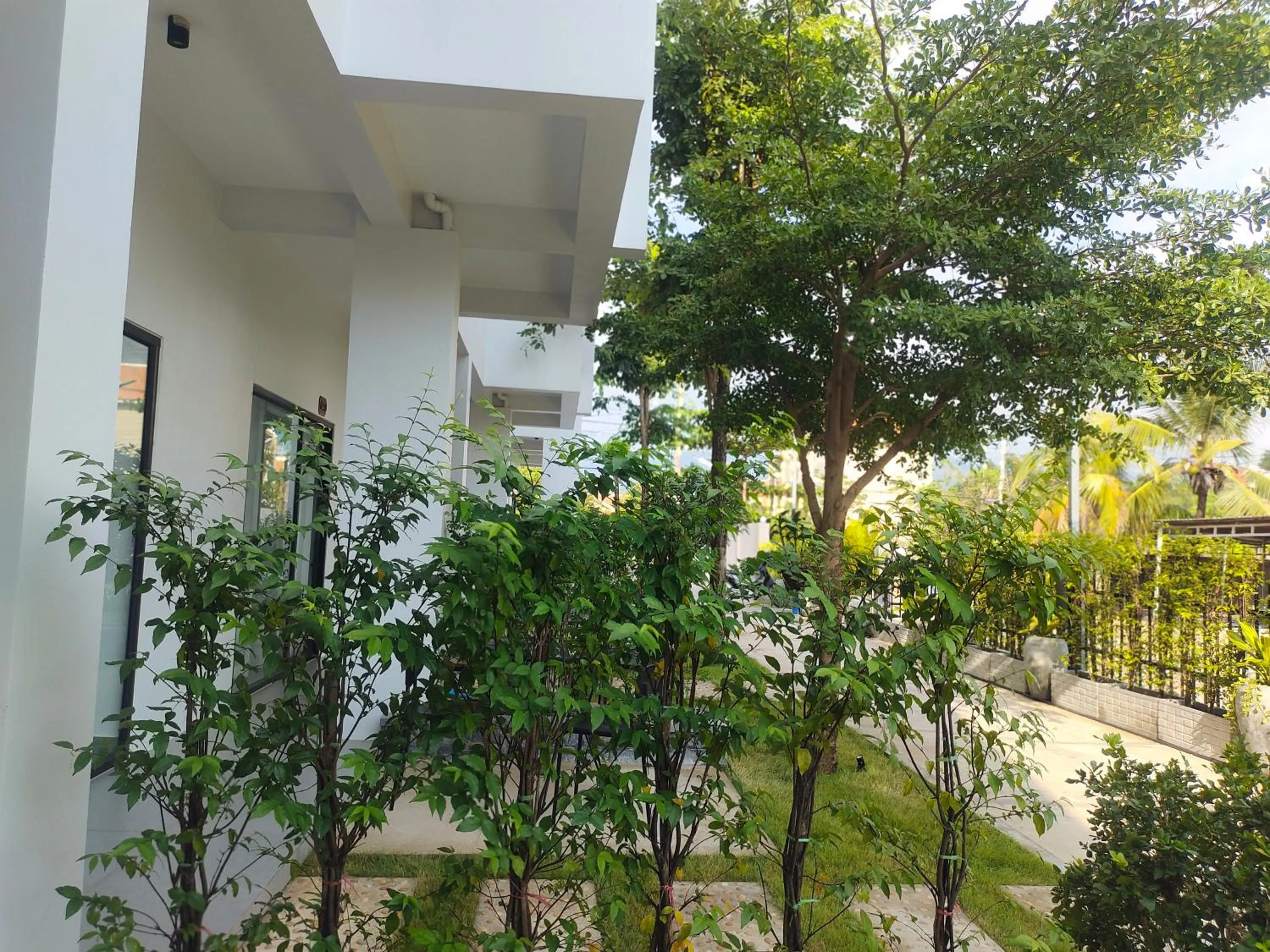 Property building in H&M Boutique