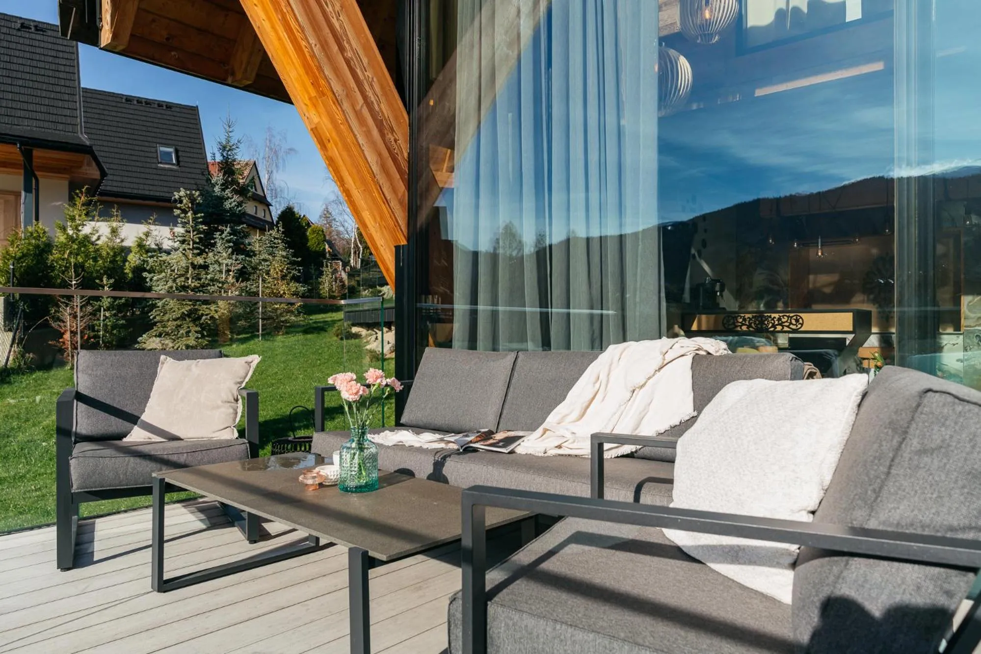 Patio in Landscape Zakopane - LoftAffair