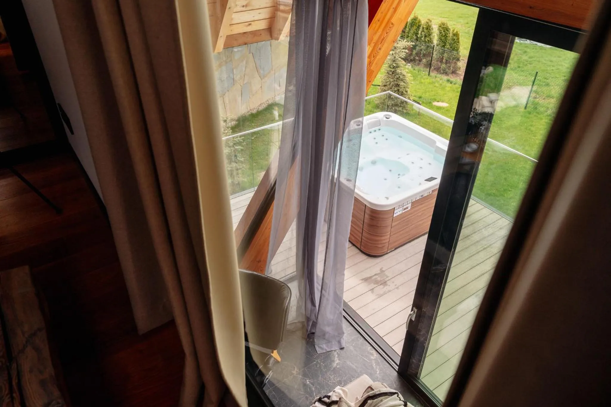 Hot Tub in Landscape Zakopane - LoftAffair