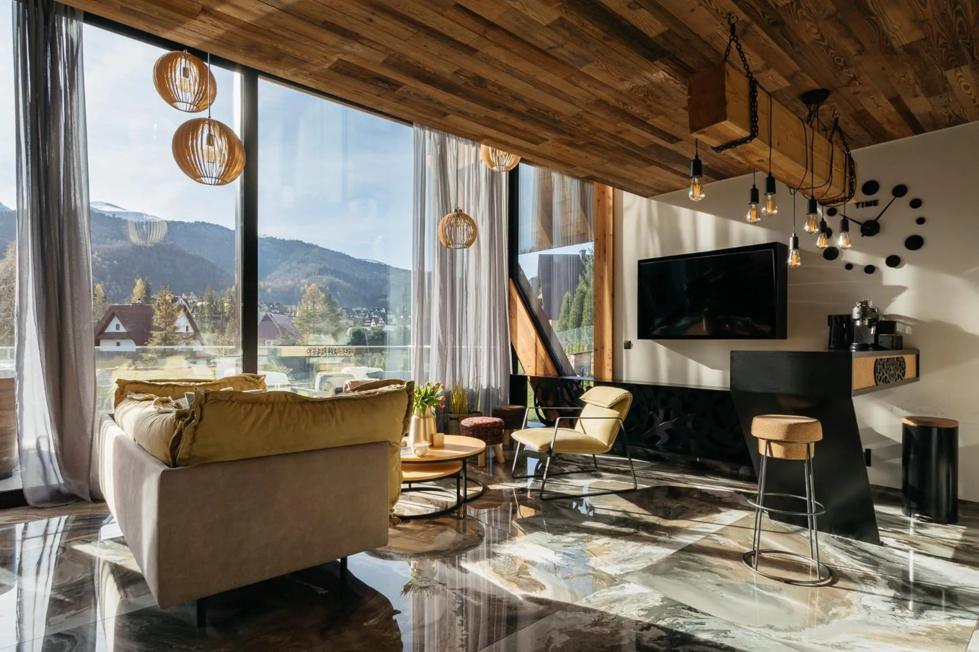 Communal lounge/ TV room in Landscape Zakopane - LoftAffair