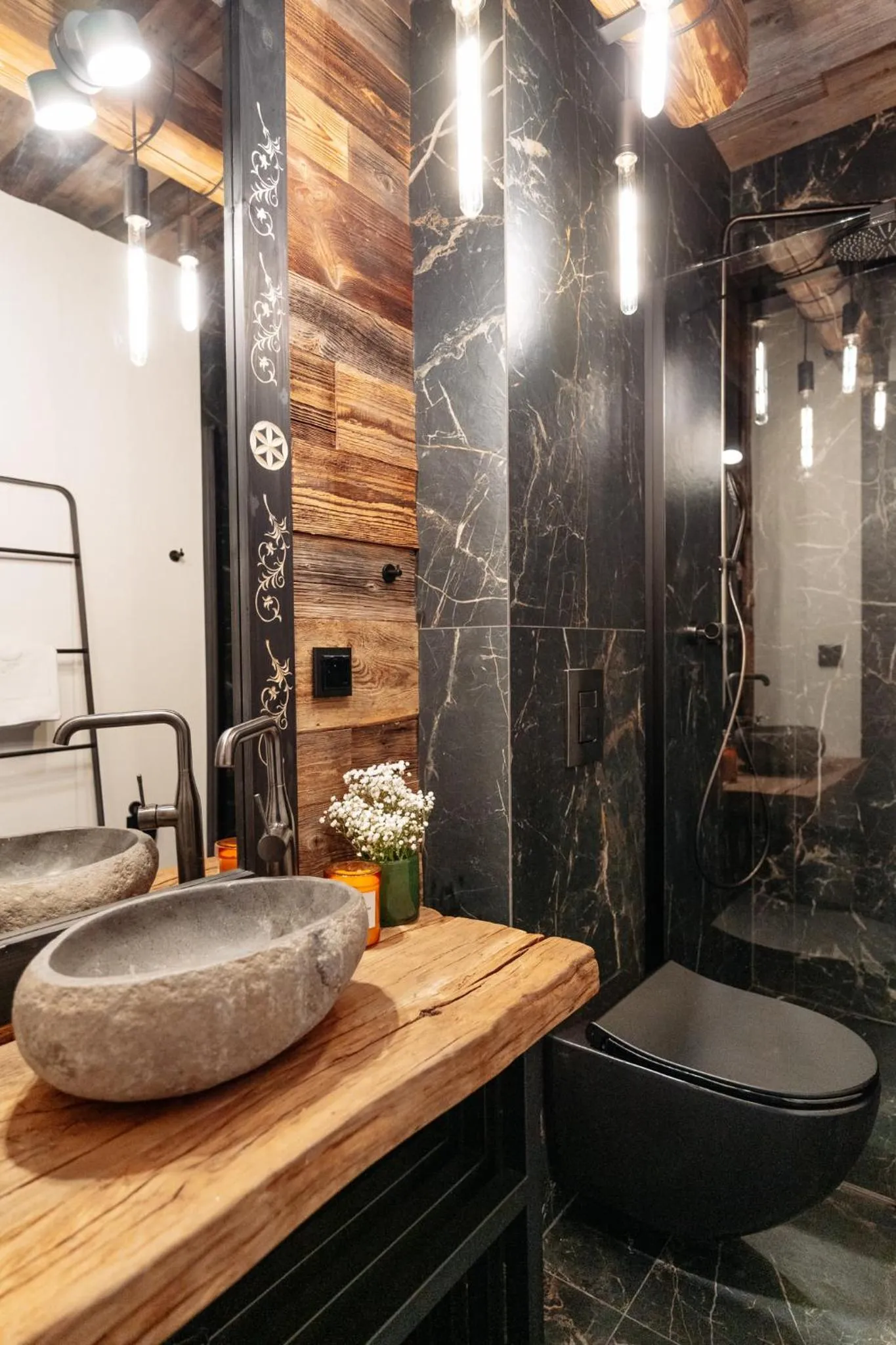 Shower in Landscape Zakopane - LoftAffair