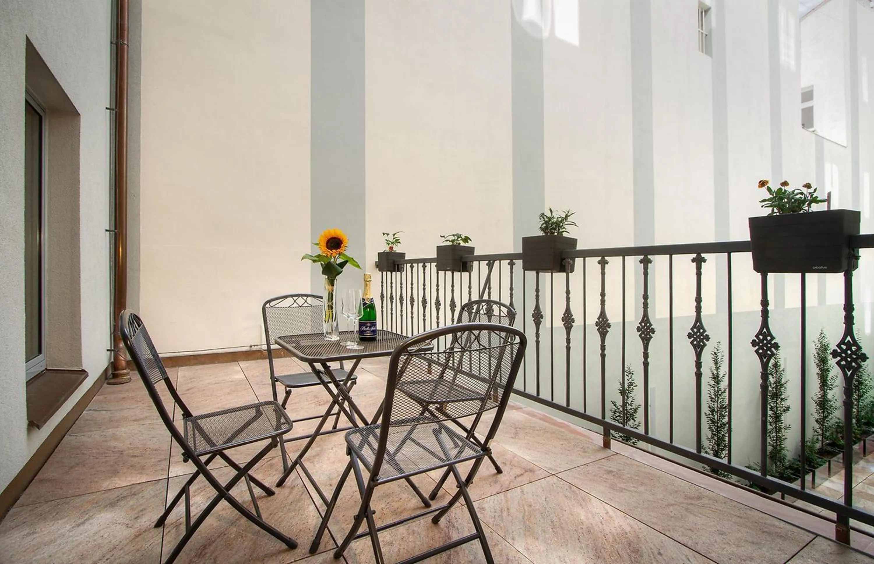 Facade/entrance in Hotel Essence