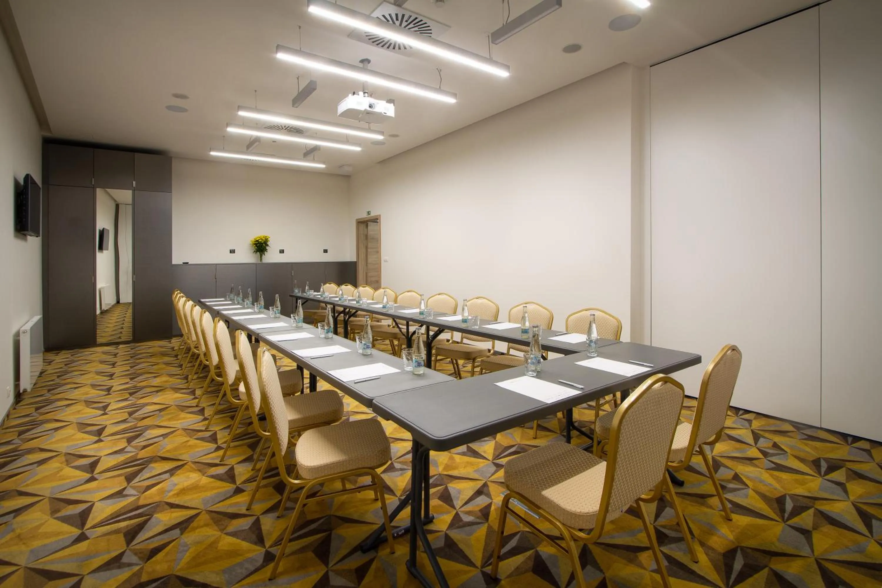 TV and multimedia in Hotel Essence