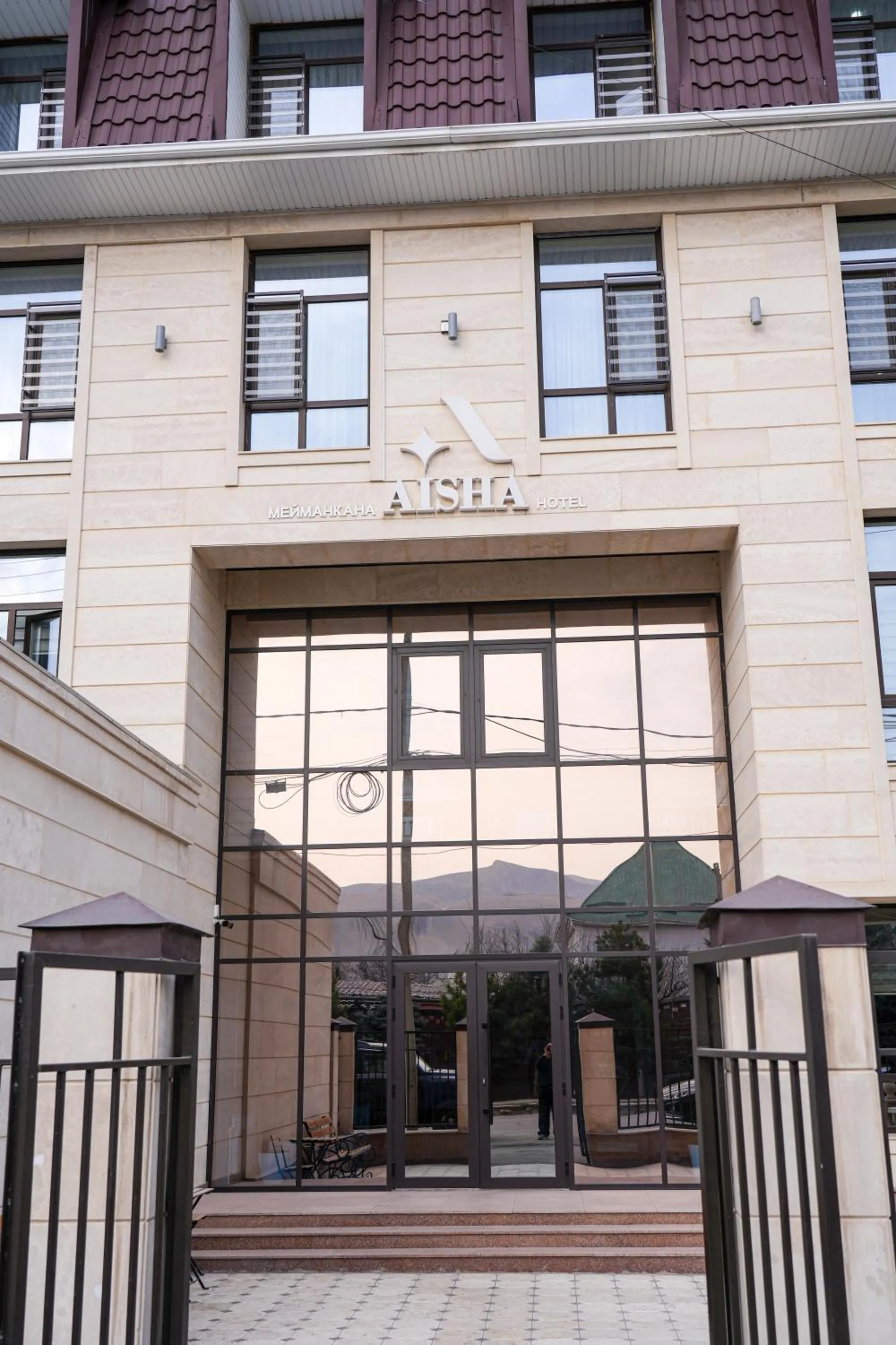 Facade/entrance in Aisha Hotel