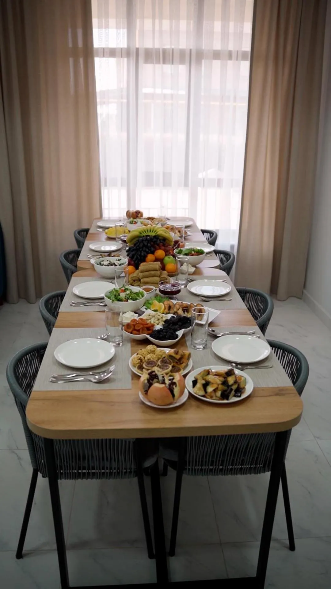 Food and drinks in Aisha Hotel