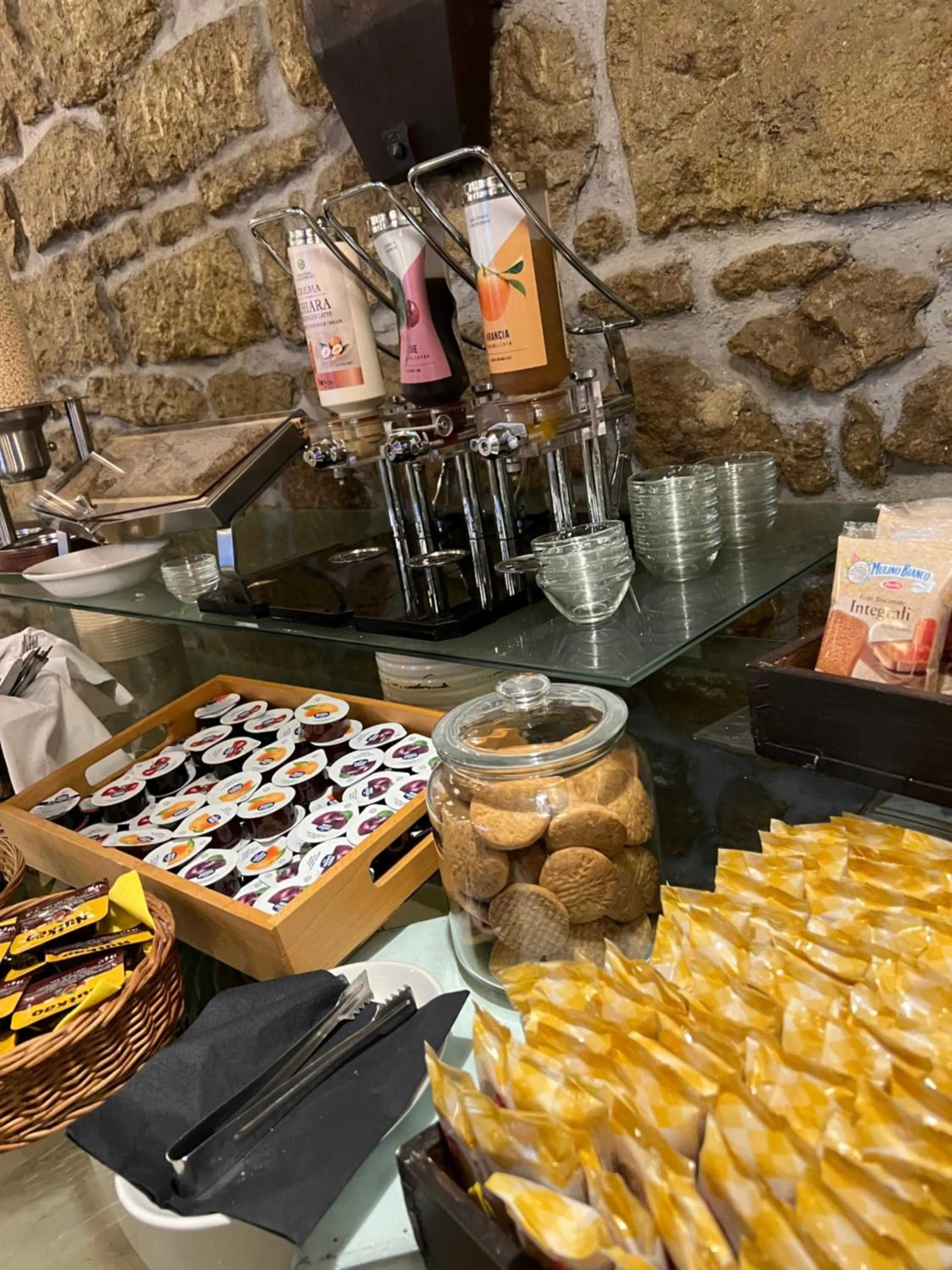 Breakfast in Hotel Joli