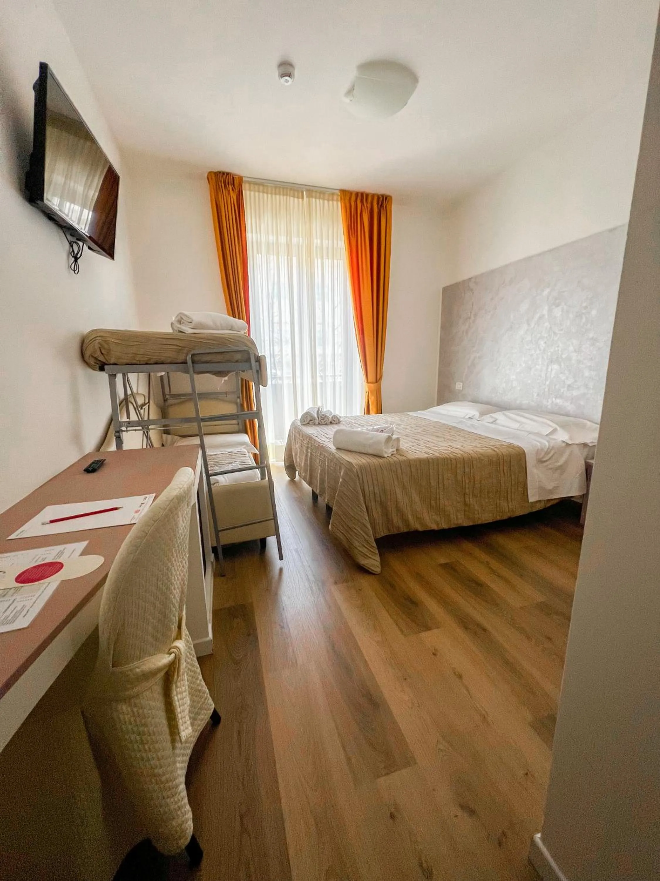 Bedroom, Bed in Hotel Joli