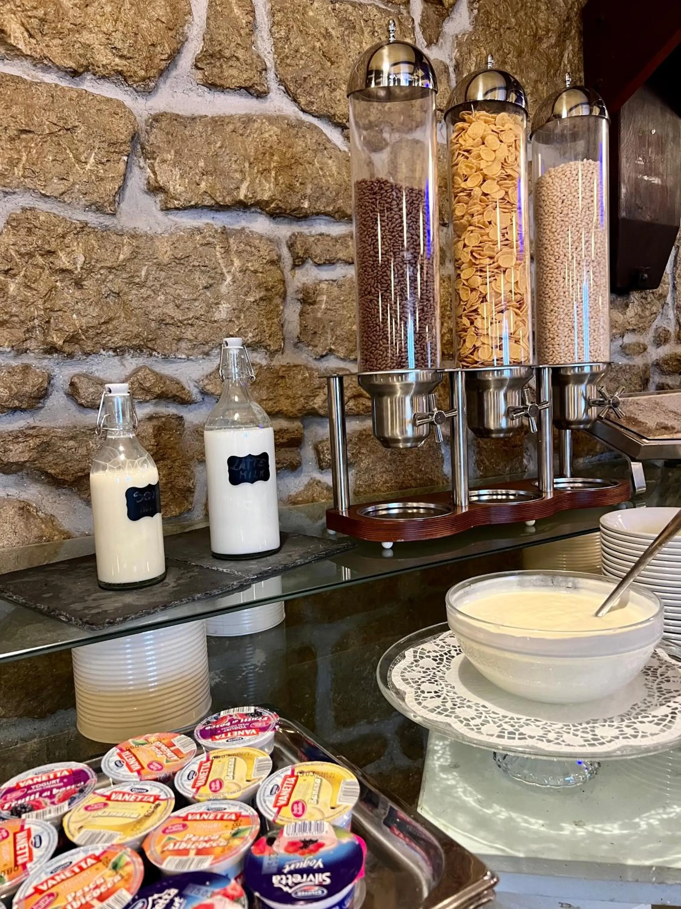 Buffet breakfast in Hotel Joli