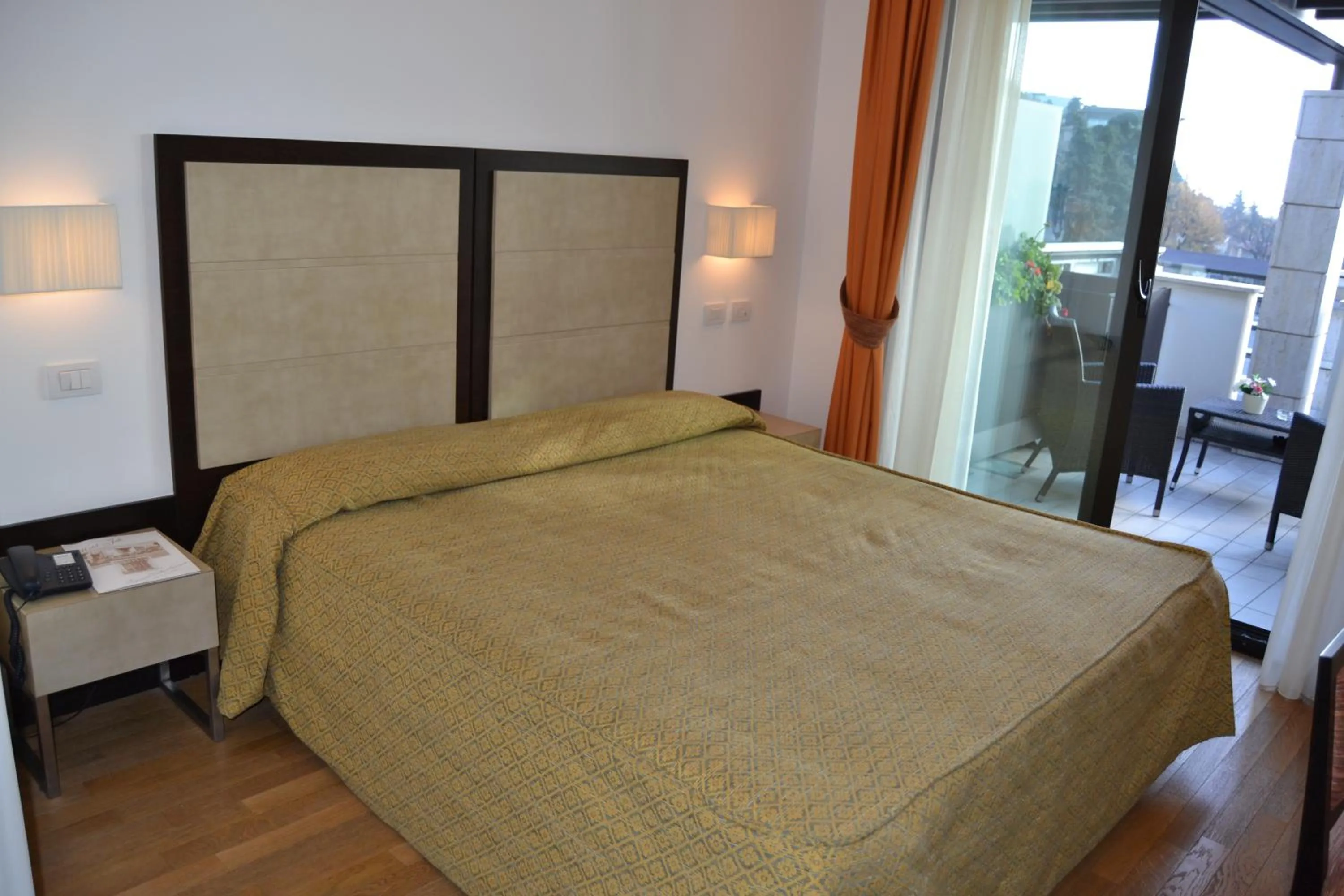 Bedroom, Bed in Hotel Joli