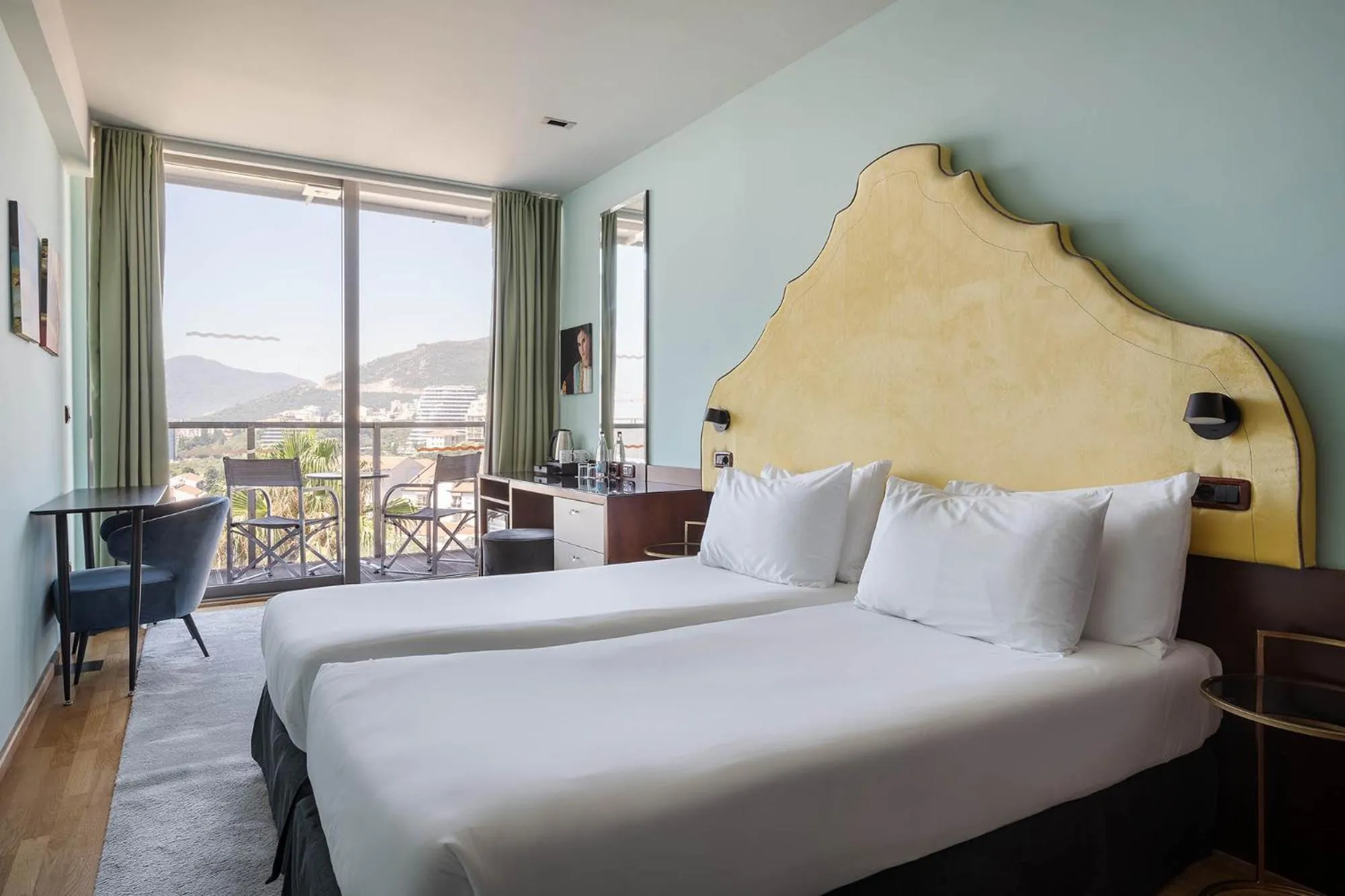 View (from property/room), Bed in Eurostars Queen of Montenegro