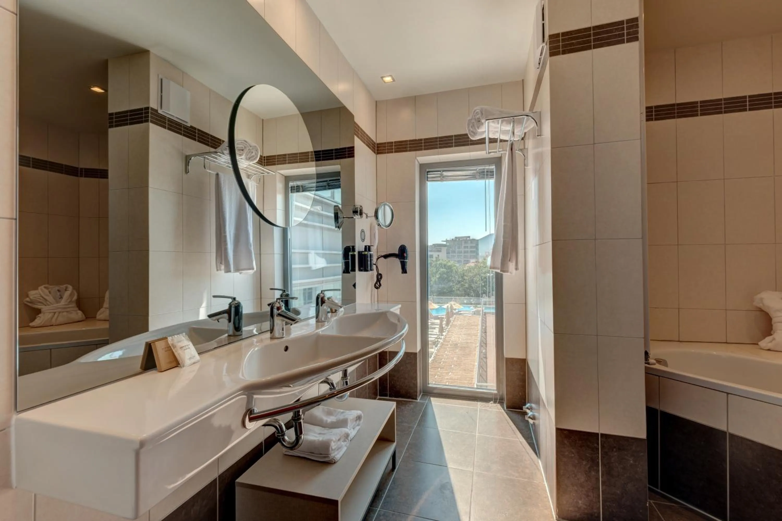 Bath in Eurostars Queen of Montenegro