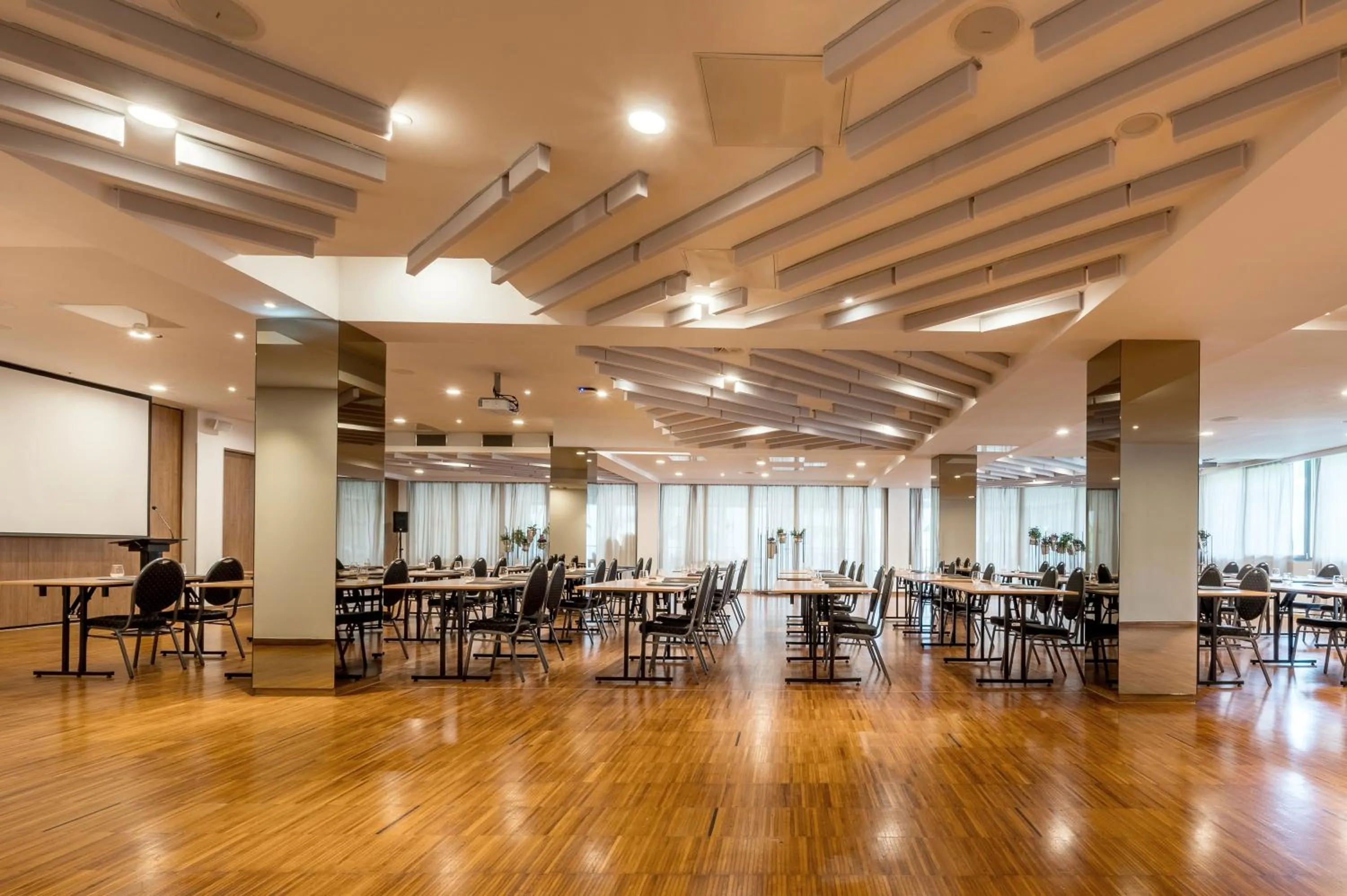 Meeting/conference room in Eurostars Queen of Montenegro