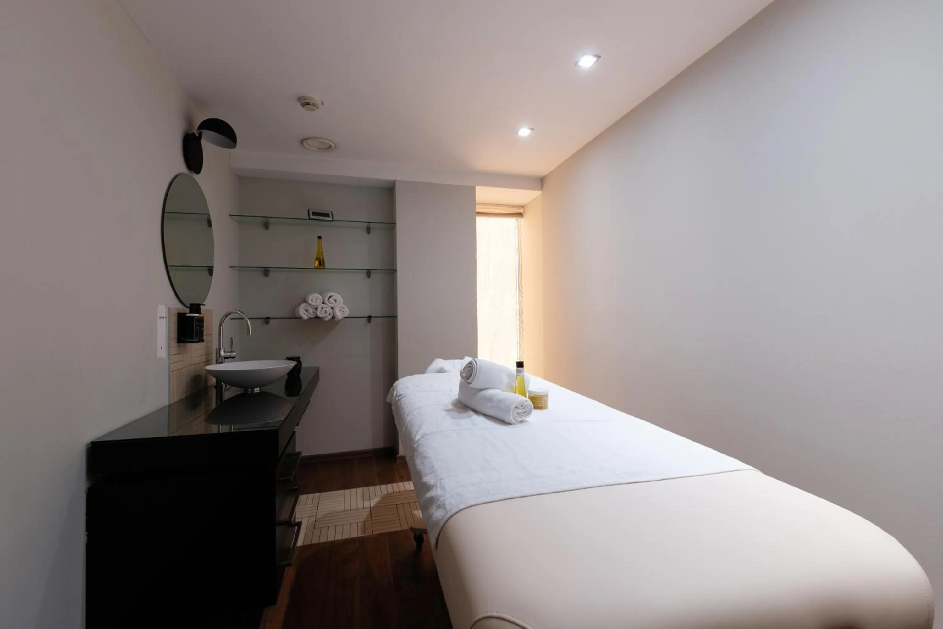 Spa and wellness centre/facilities, Bed in Eurostars Queen of Montenegro