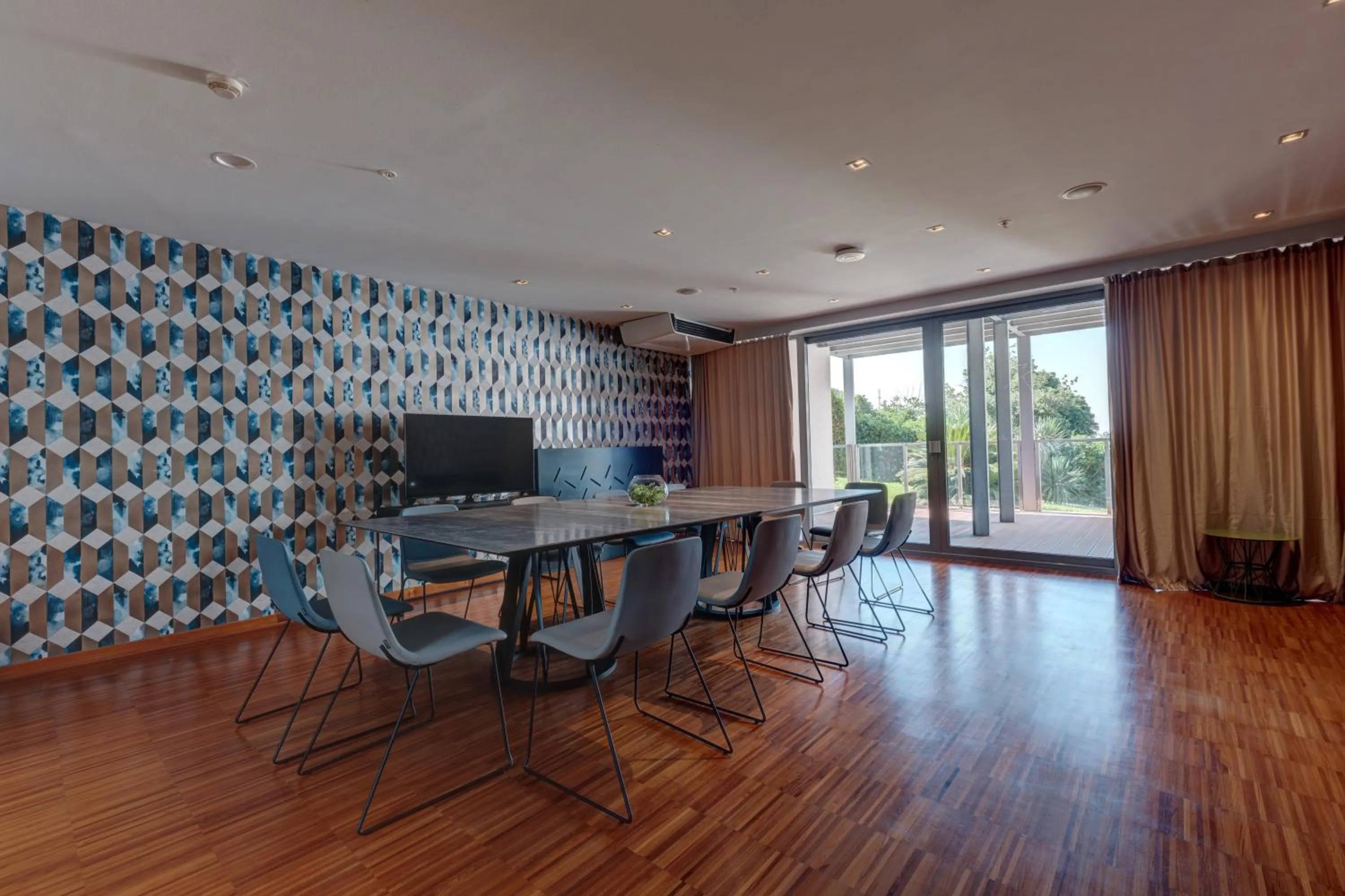 Meeting/conference room in Eurostars Queen of Montenegro