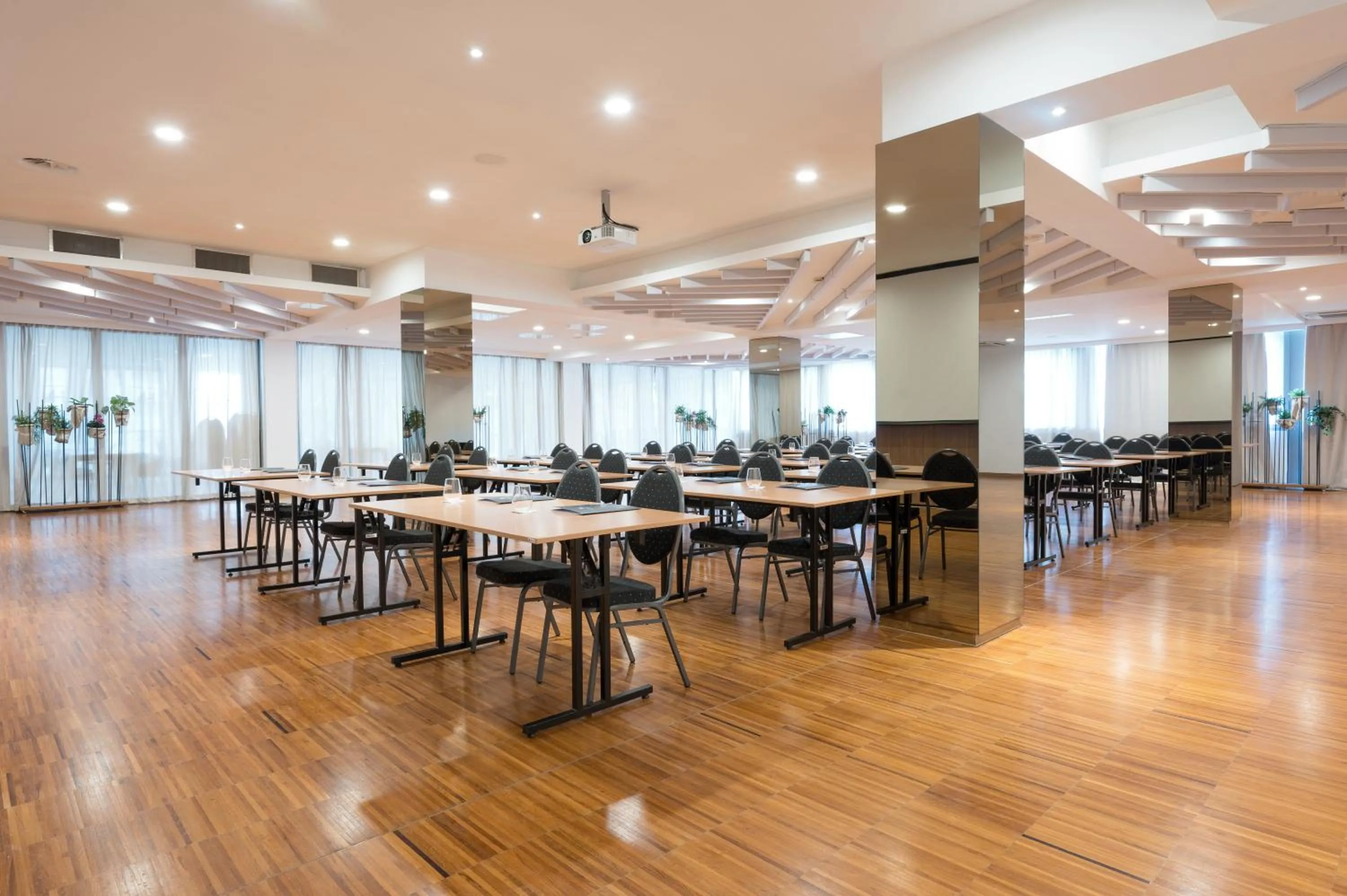 Meeting/conference room in Eurostars Queen of Montenegro