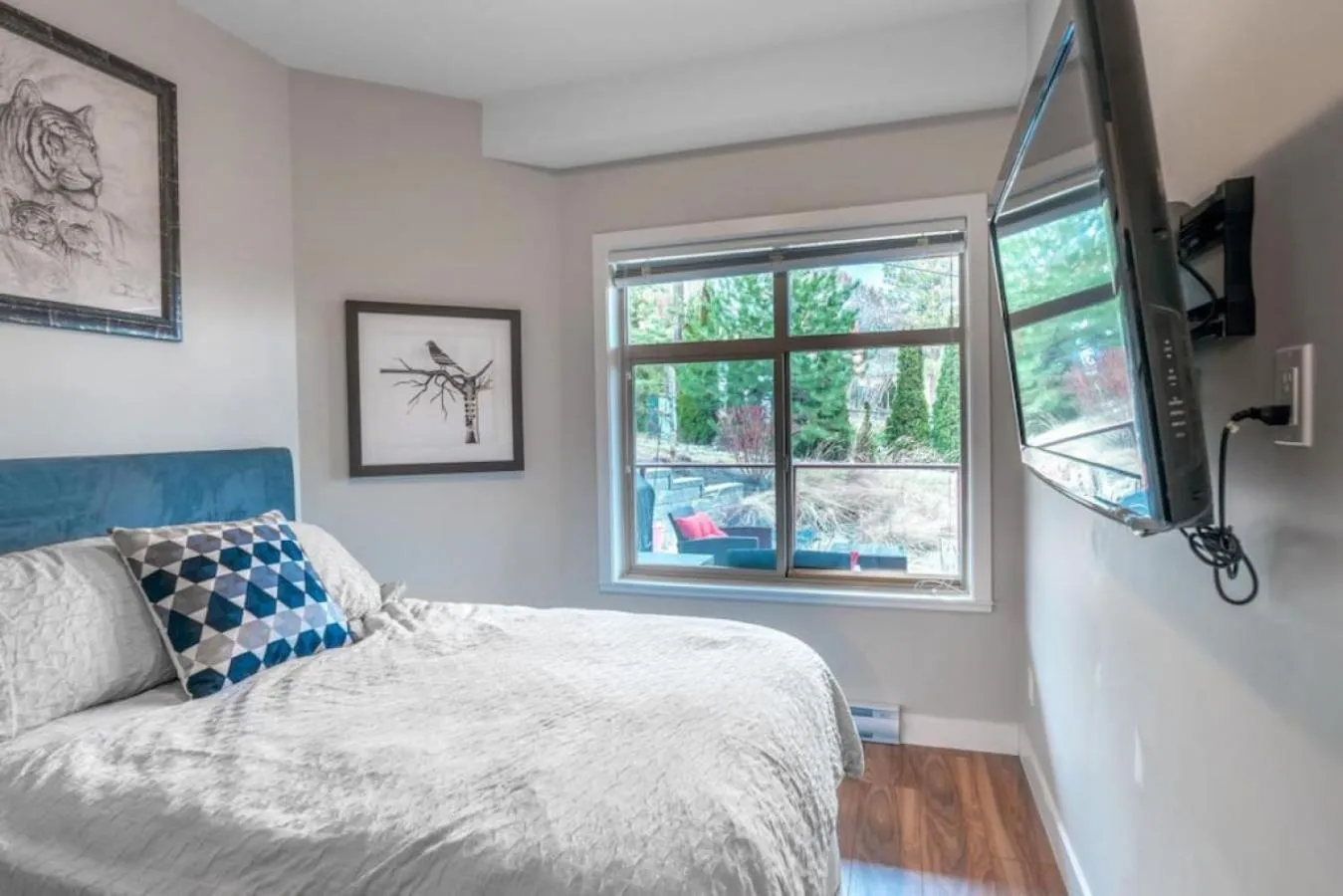 Bed in Fabulous Condo at Five Star Resort 209