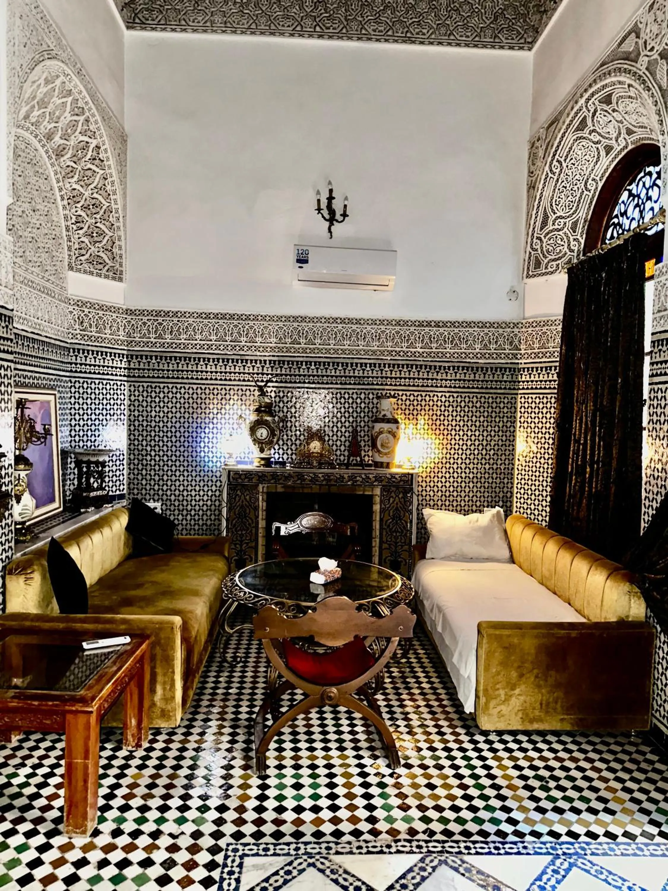 Seating area in Riad Damia Suite & Spa