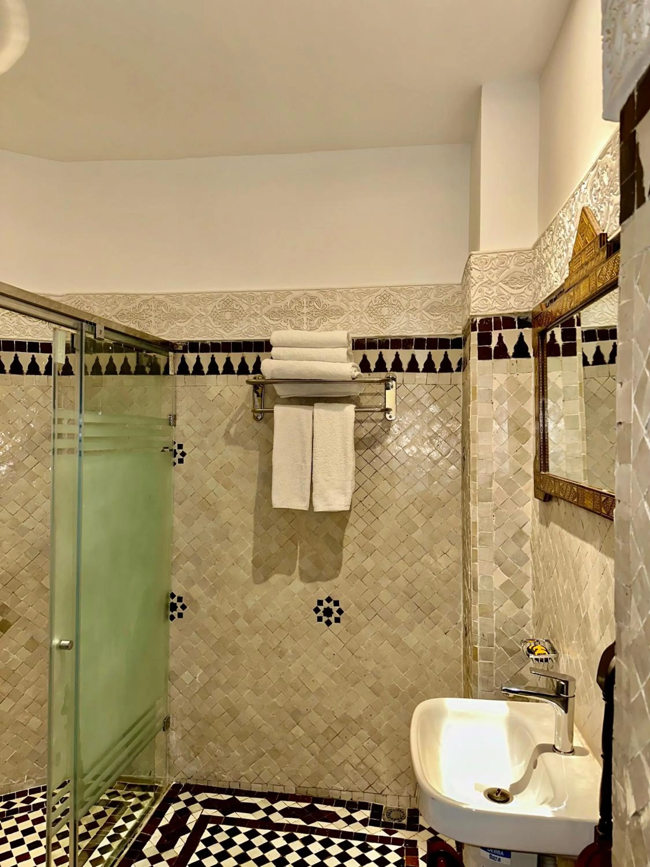 Shower in Riad Damia Suite & Spa