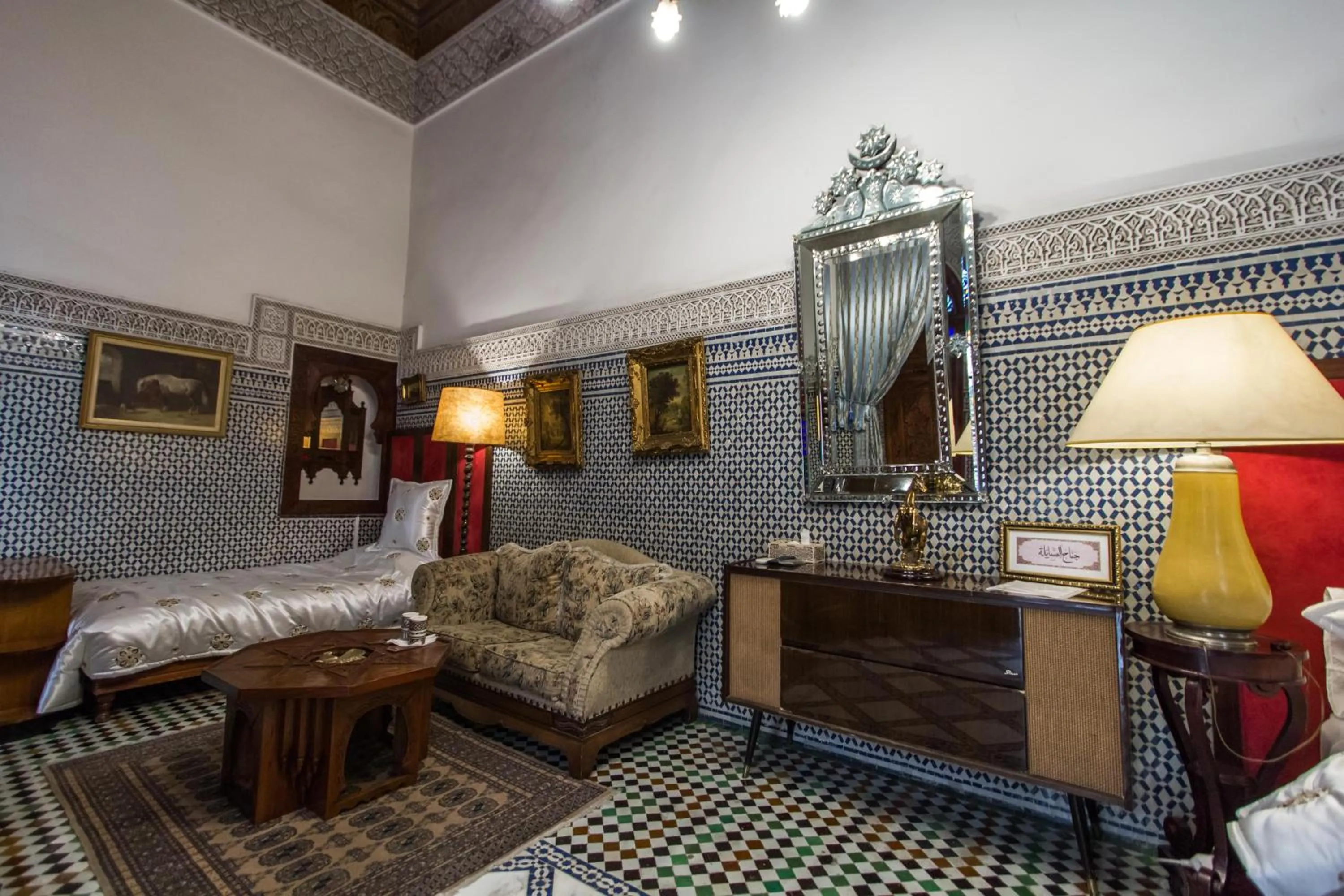 Living room, Bed in Riad Damia Suite & Spa