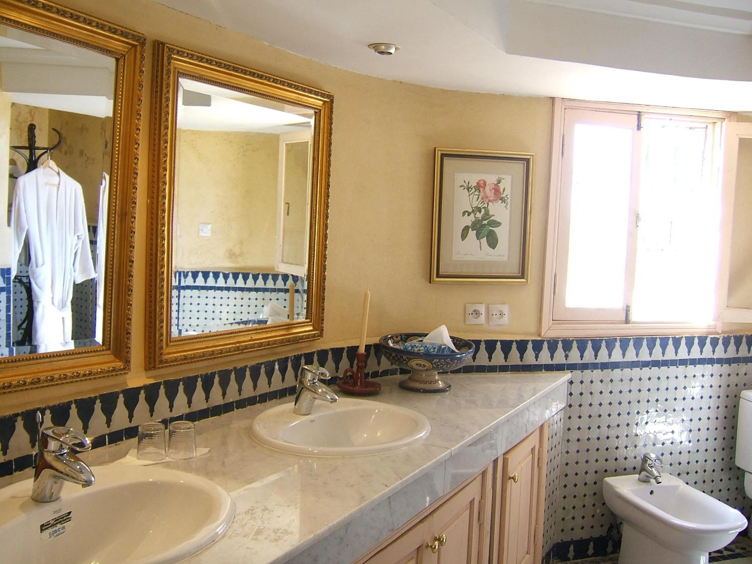 Bathroom in Riad Damia Suite & Spa