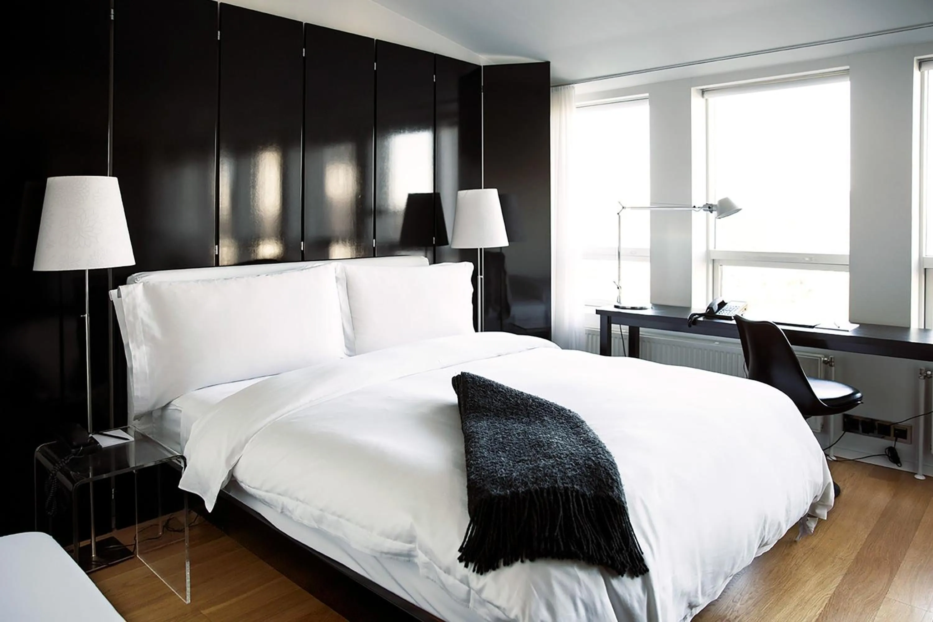 Photo of the whole room, Bed in 101 Hotel, a Member of Design Hotels