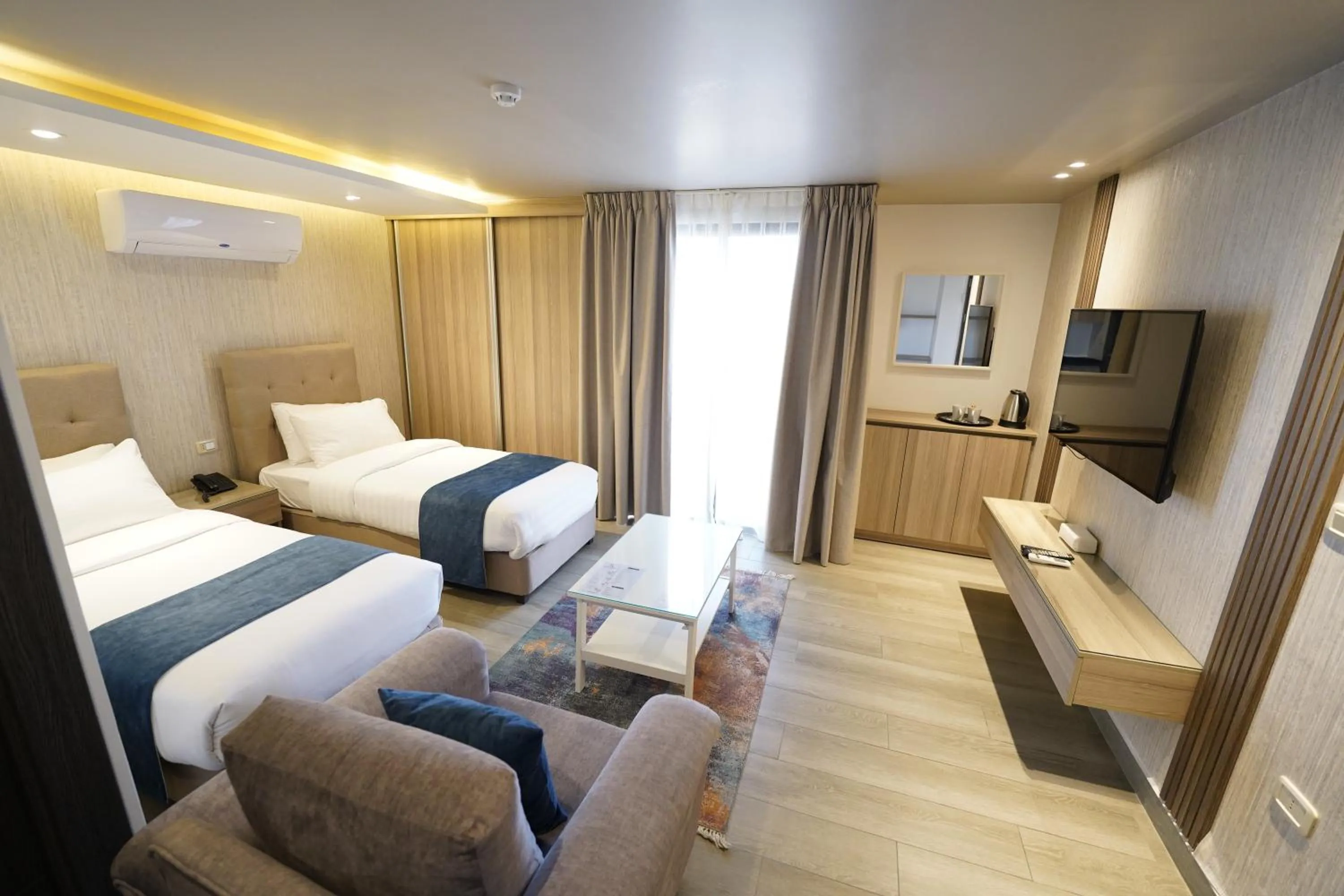 Bedroom, Bed in Red Carpet Hotel & Suites