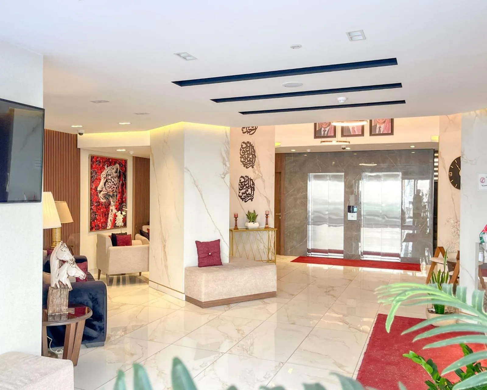 Lobby or reception in Red Carpet Hotel & Suites