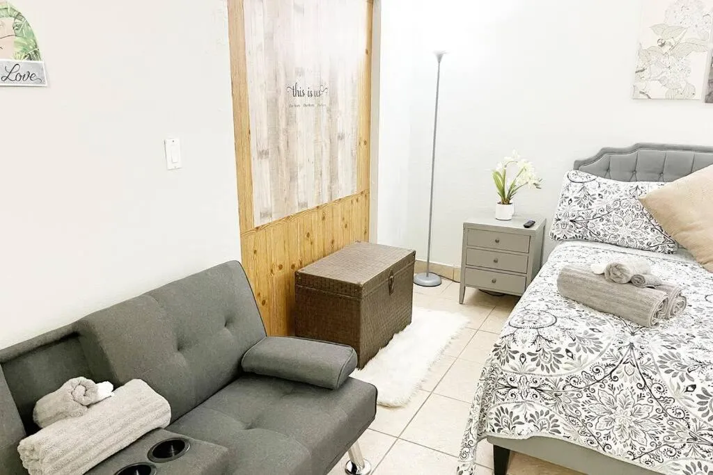 Bedroom, Bed in Amazing & cozy Duplex near Zoo Miami !