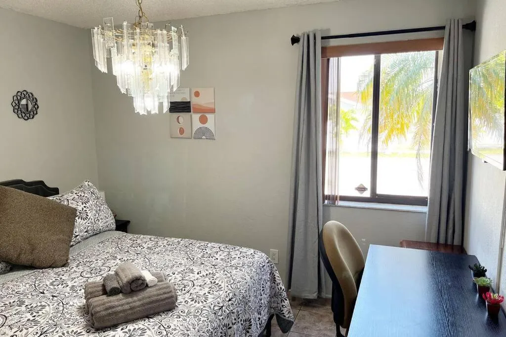 Bedroom, Bed in Amazing & cozy Duplex near Zoo Miami !