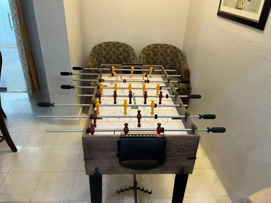 Game Room in Amazing & cozy Duplex near Zoo Miami !